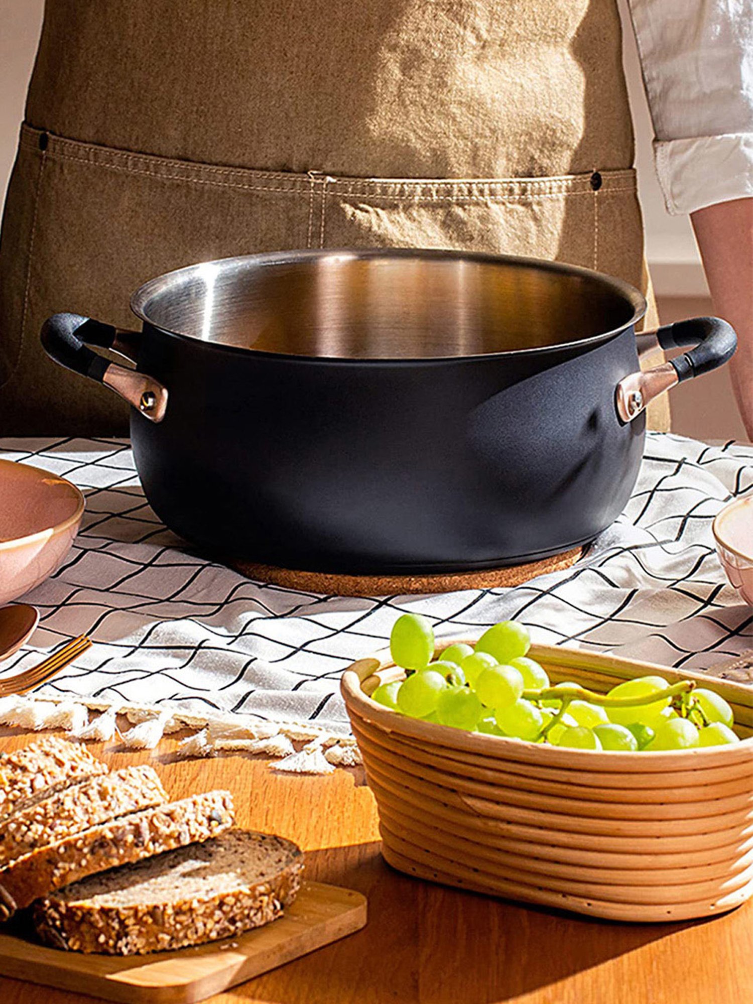 Meyer Accent Series Stainless Steel Dutch Oven/Casserole Pan, 5 Litres