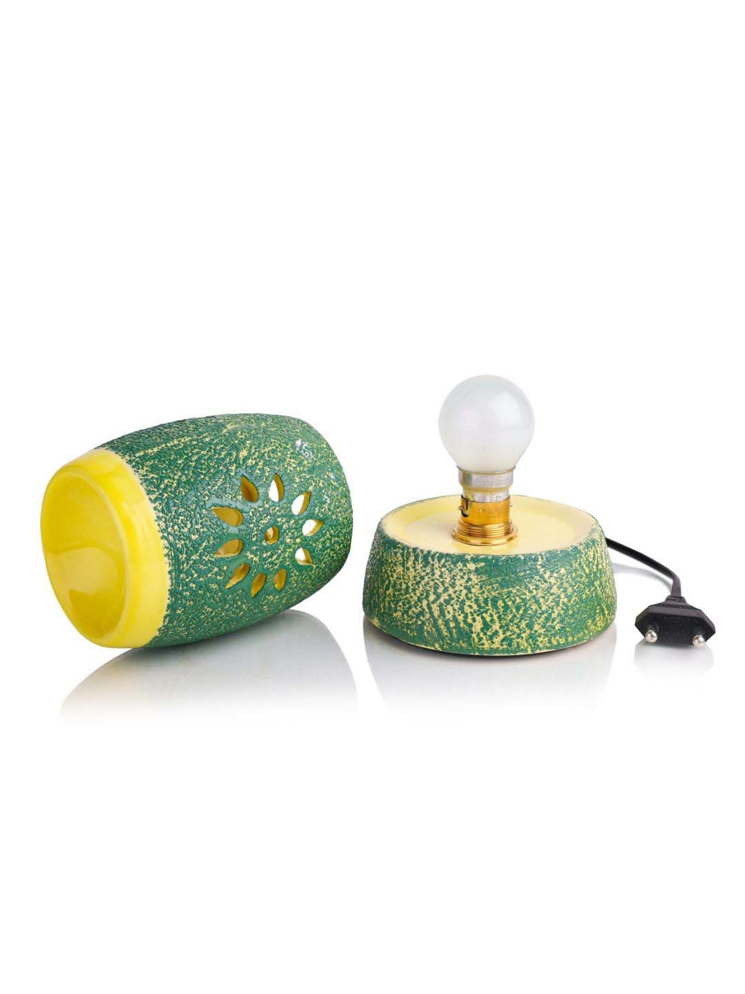 IRIS Green Ceramic Home Fragrances Electric Vaporizer With 40 Watt Electric Bulb