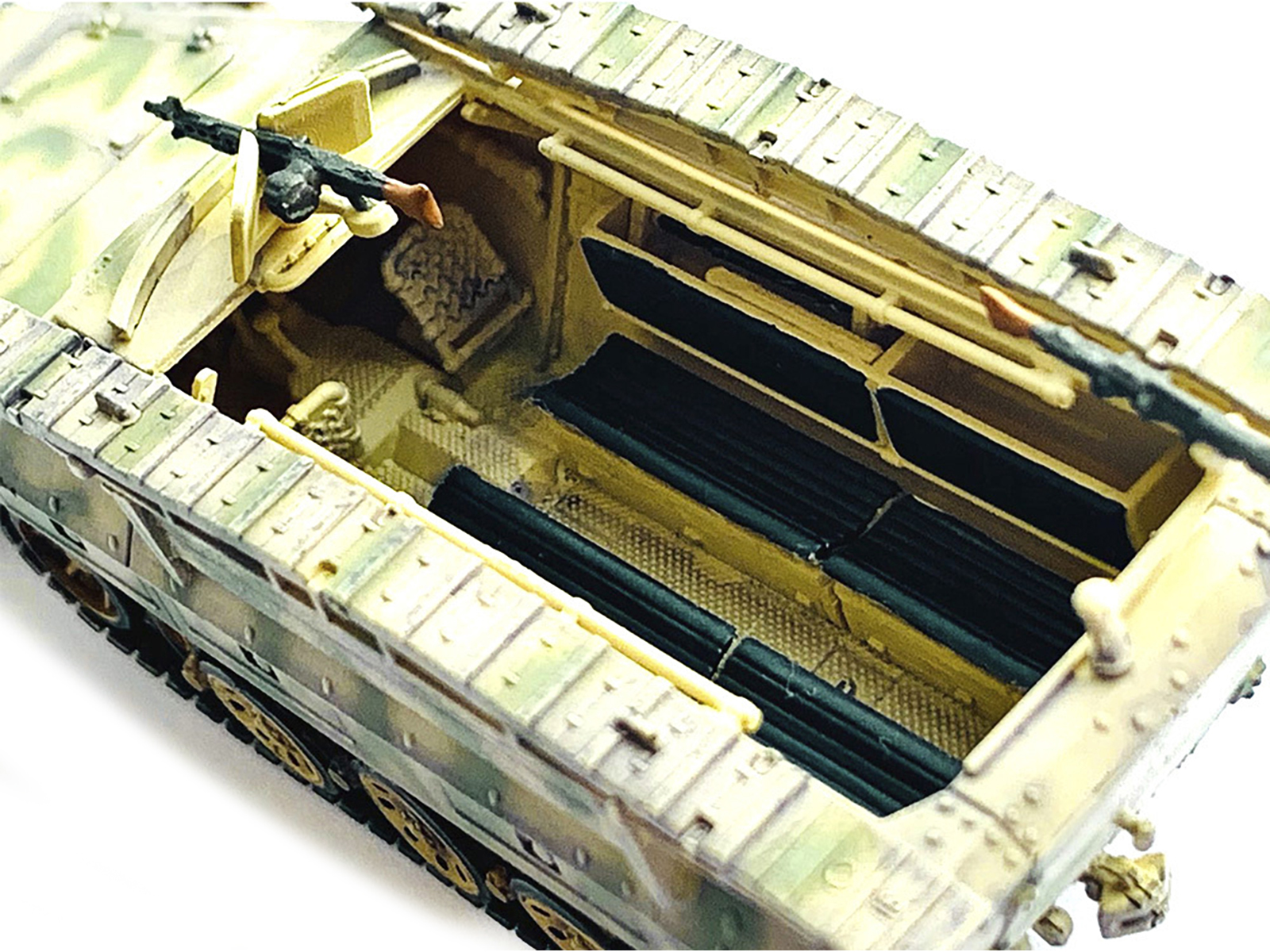 German Sd.Kfz. 251/7 Ausf.D Pionierpanzerwagen Armored Vehicle "NEO Dragon Armor" Series 1/72 Plastic Model by Dragon Models