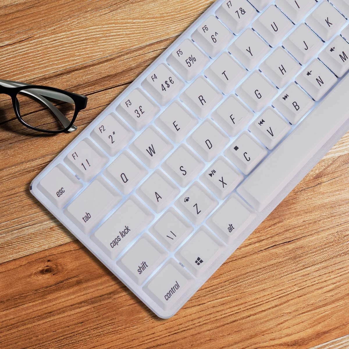 Qisan Wired Mechanical Gaming Keyboard PBT Keycaps Gateron Red Switch Mini 69 Keys(60%) Wired Keyboard with White Backlit UK QWERTY Layout Gaming Keyboard for Gaming Office-White