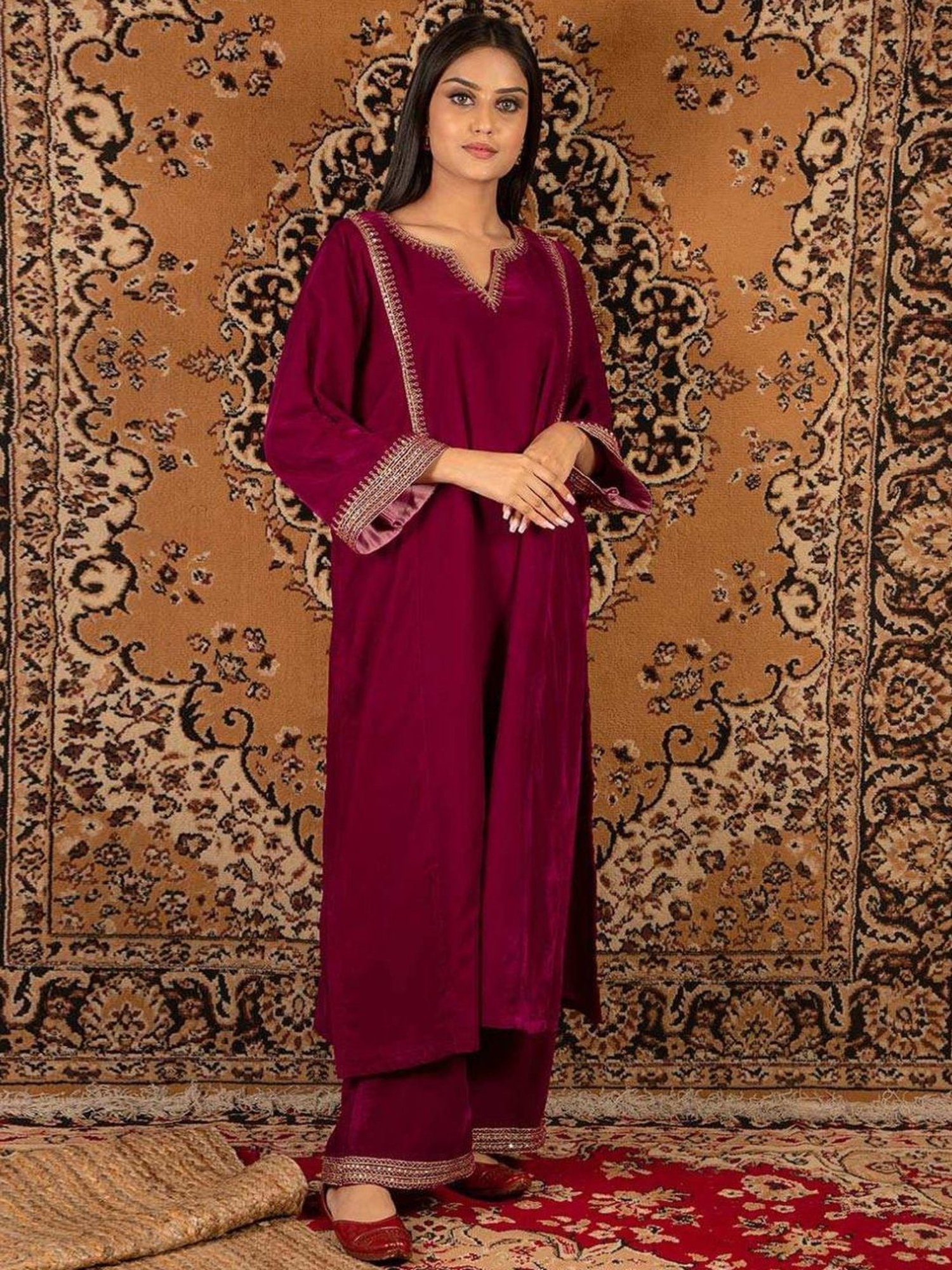 Priya Chaudhary Magenta Naaz Embroidred Silk Velvet Kurta