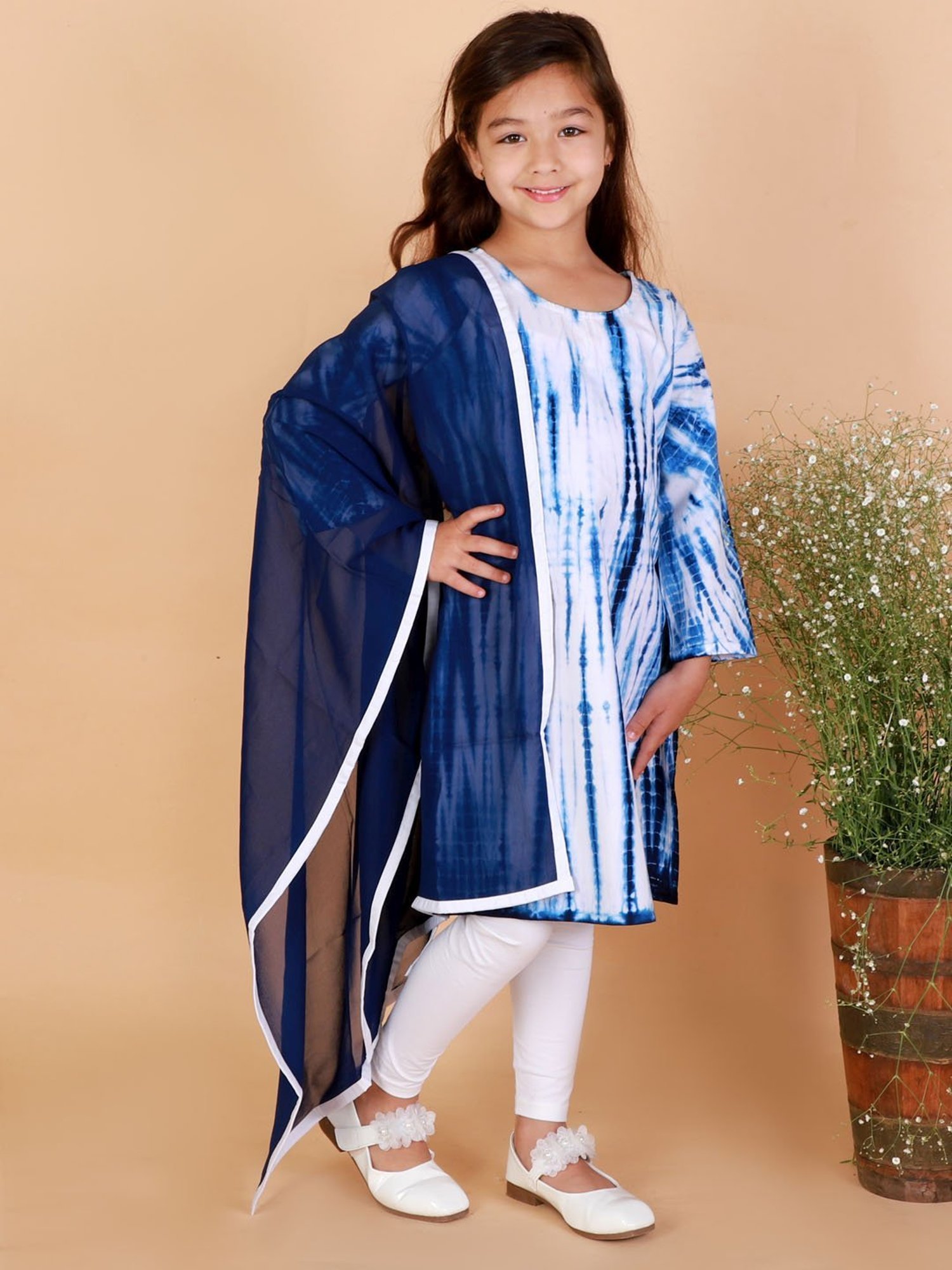 VASTRAMAY Kids Blue & White Cotton Over Dyed Kurta Set