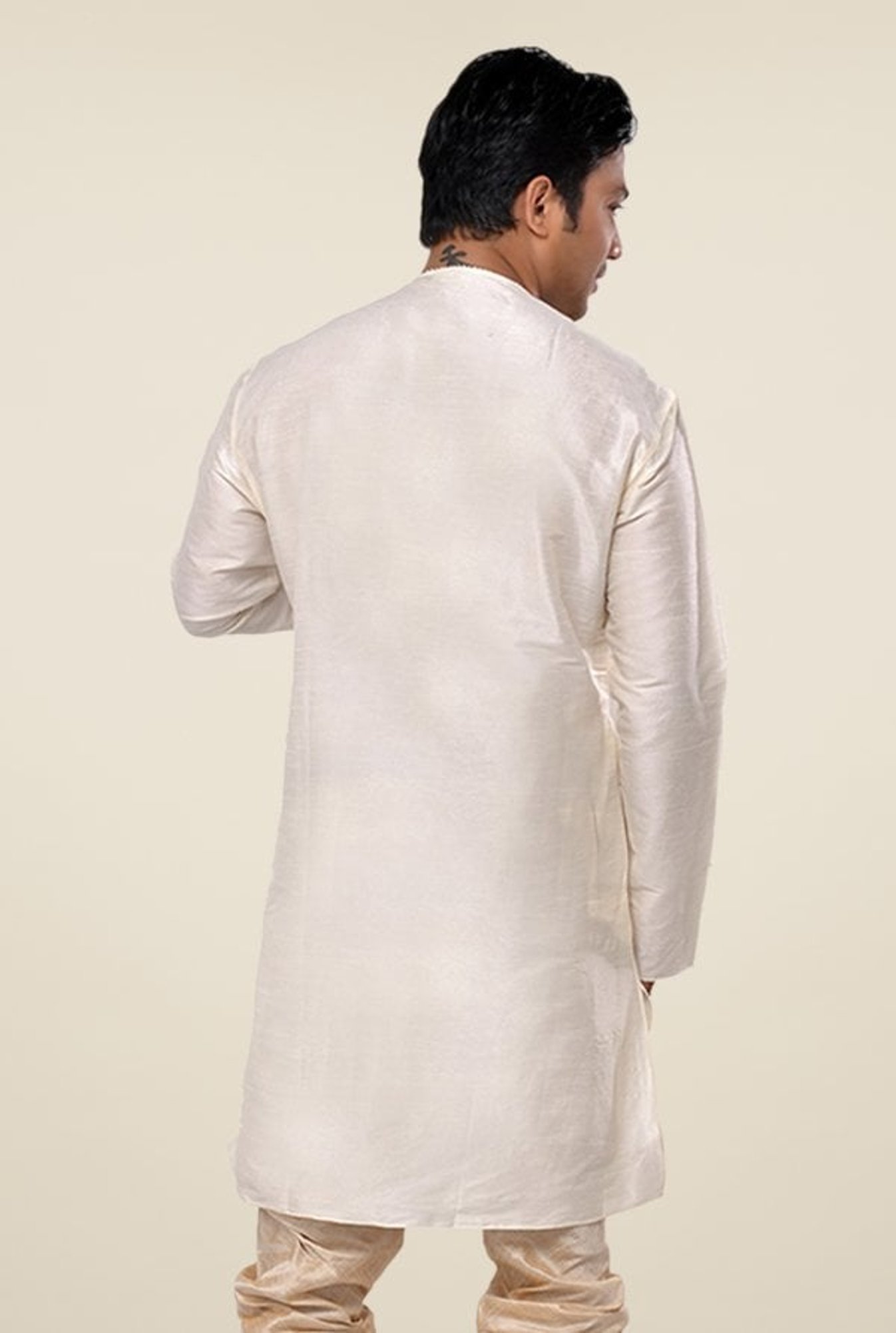 Manyavar Off White Round Neck Solid Kurta