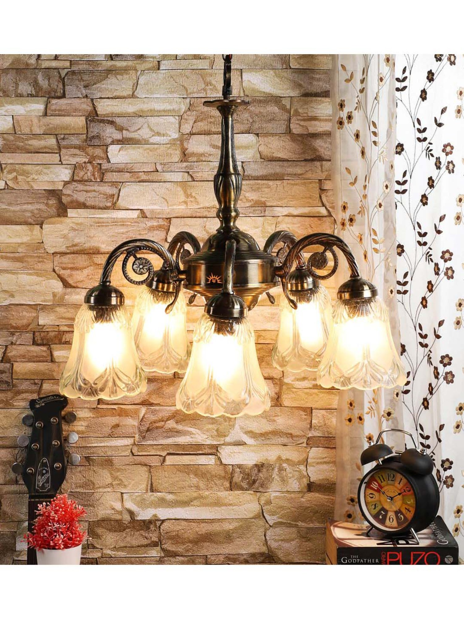 DecorativeRay Golden Chandiler - Set of 1