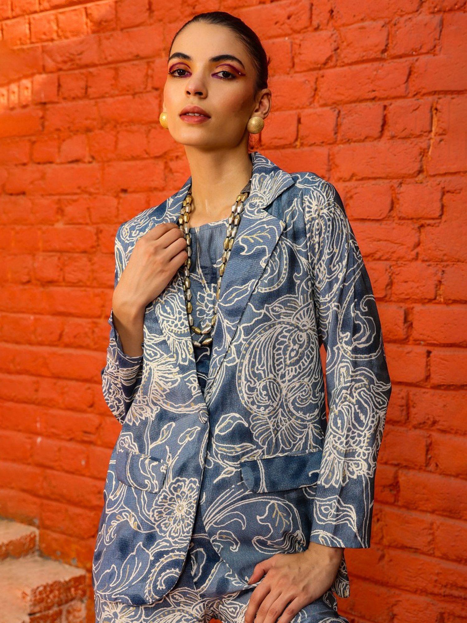 Zolo Label Blue Printed Top Pant Set With Blazer