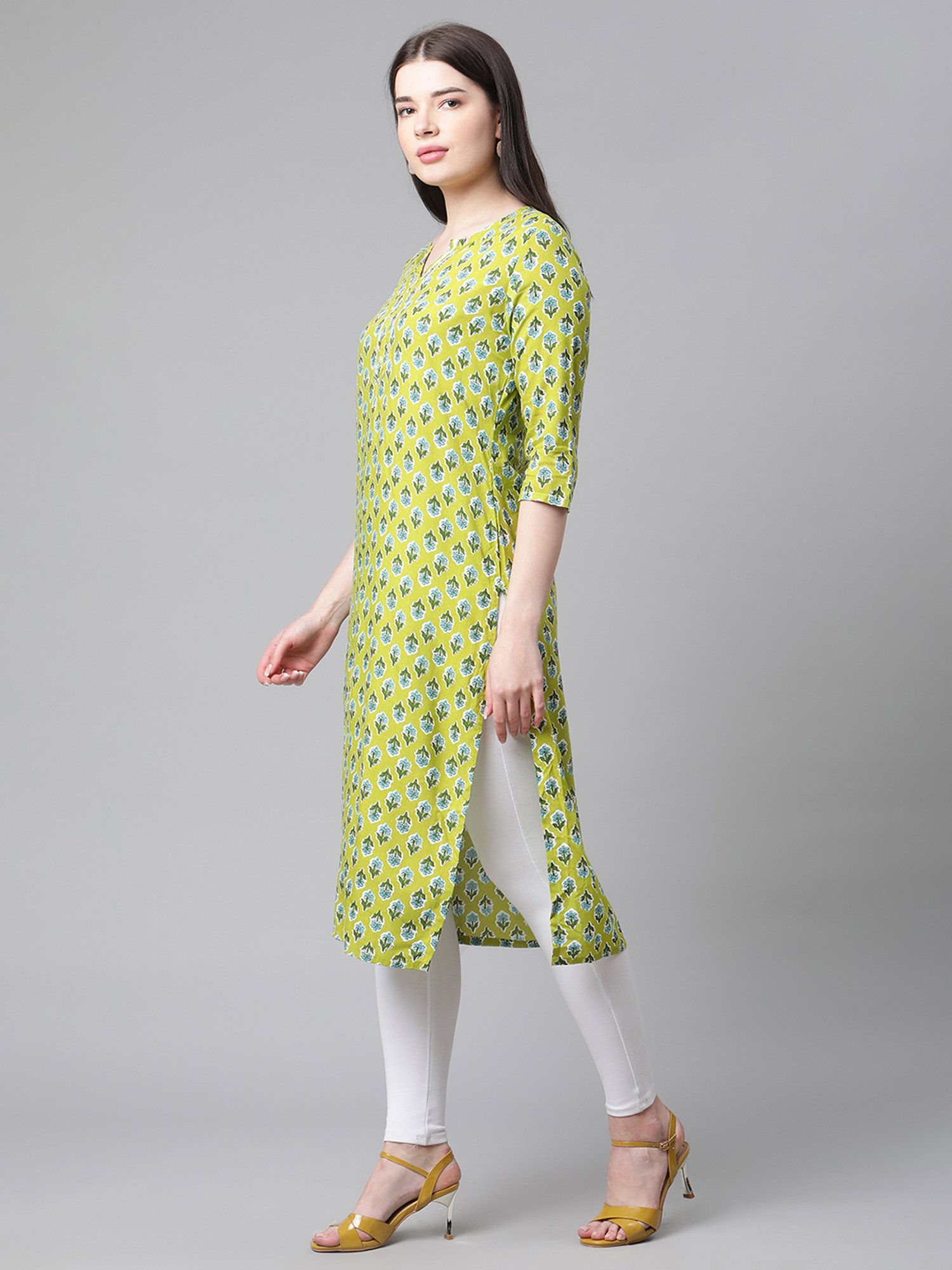 Sringam Green Printed V-Neck Kurta