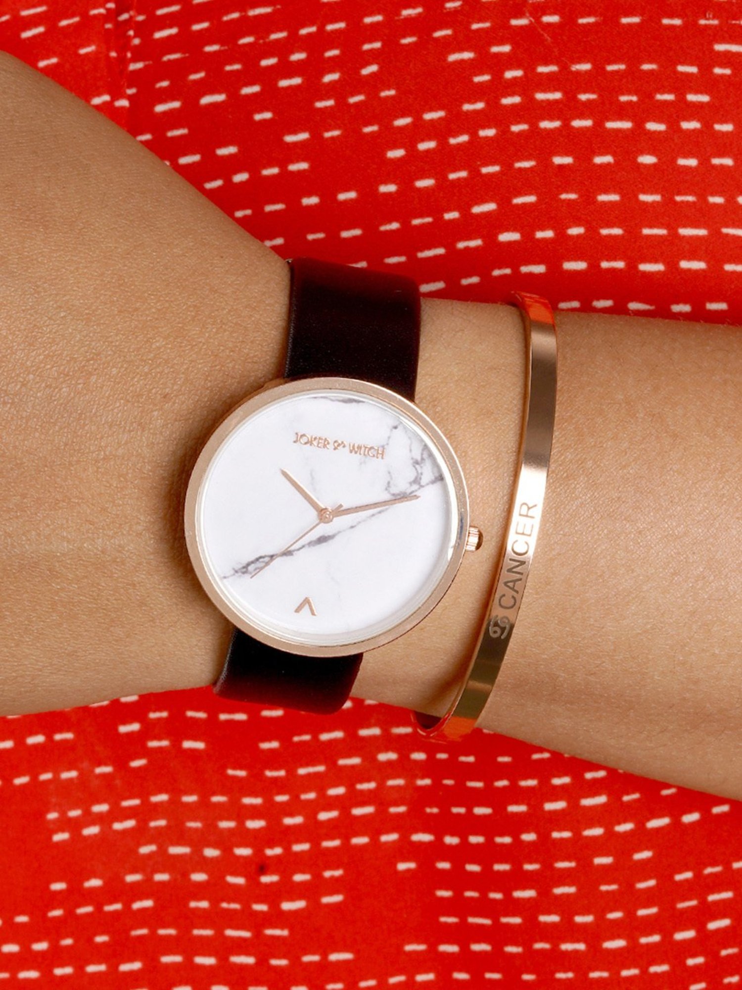 Joker & WItch JWBS283 Analog Watch with Bracelet Gift Set for Women