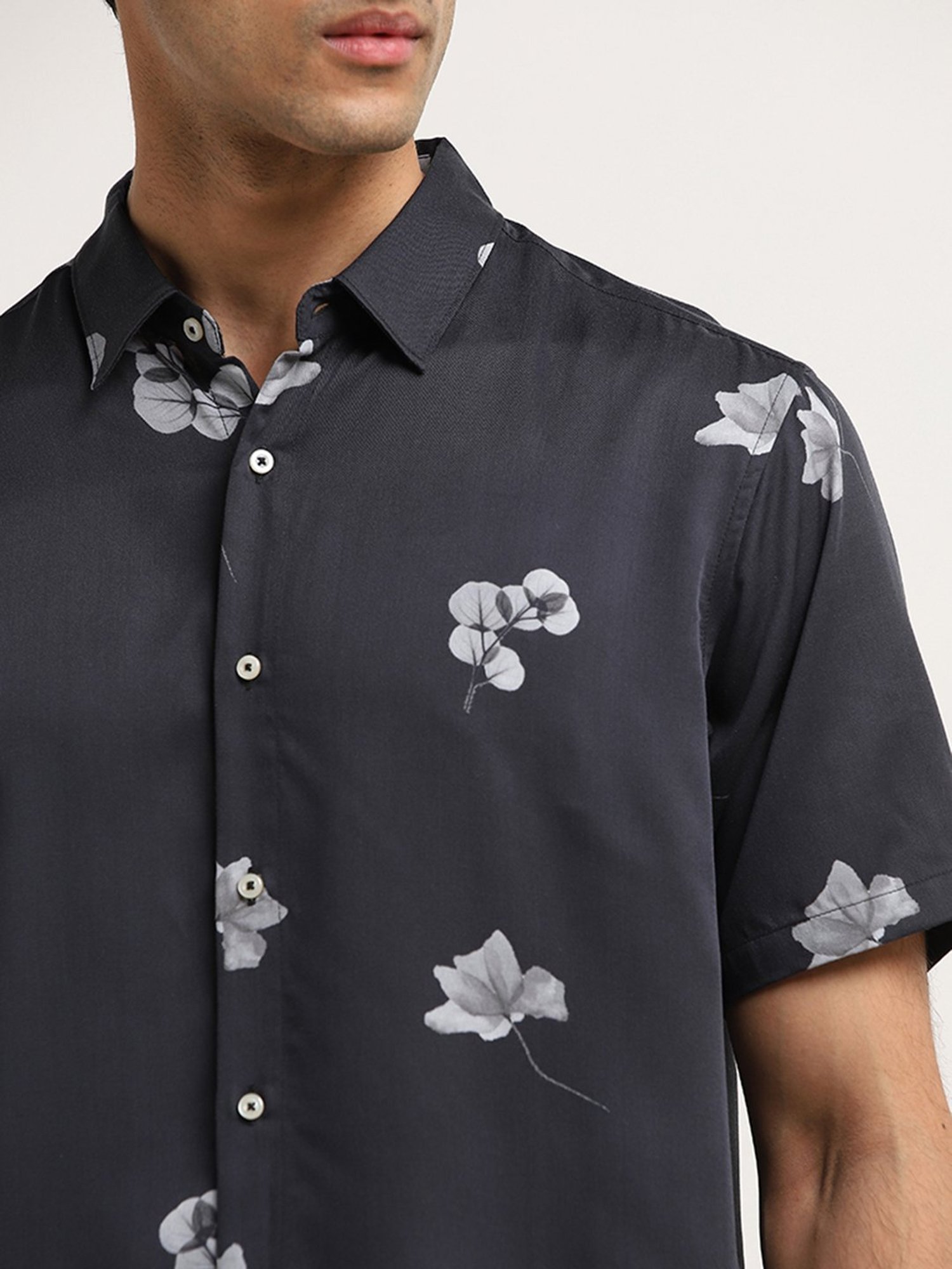 Ascot by Westside Black Floral Pattern Relaxed-Fit Shirt