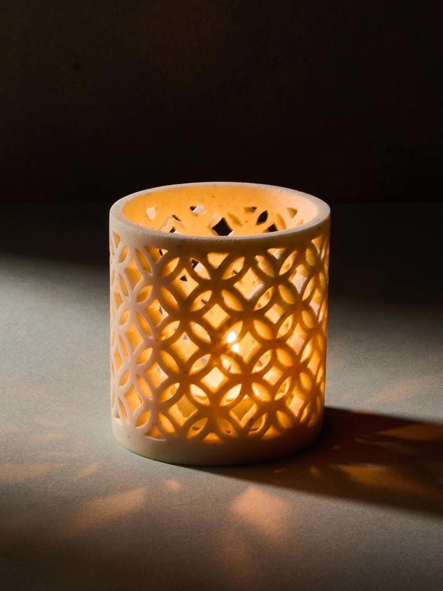 Darice Pack of 2 Cleveland Vintage Lighting Edison Style E12S Base Flame Candelabra Bulbs