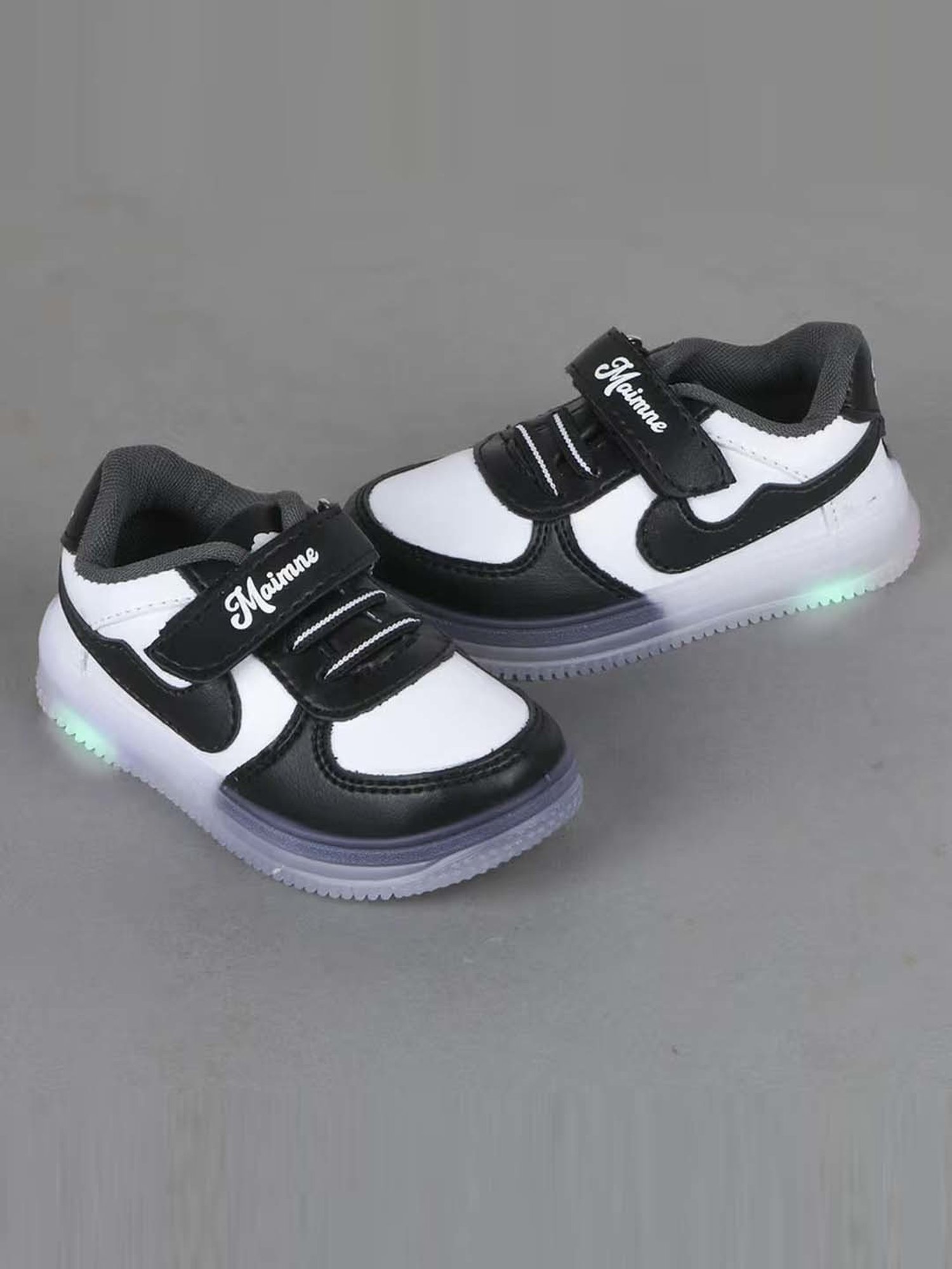 Priaansha Kids Black & White Casual Sneakers