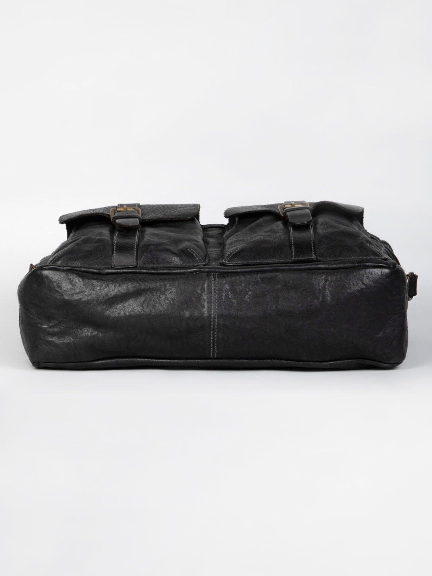 Art N Vintage Logan Black Leather Solid Large Laptop Messenger Bag