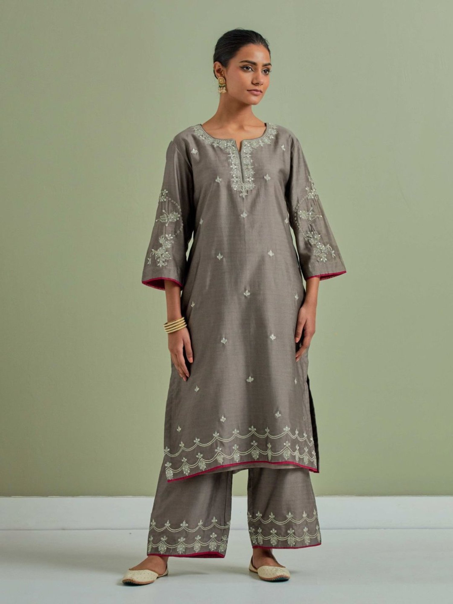 Priya Chaudhary Grey Qainat Embroidered Chanderi Silk Kurta