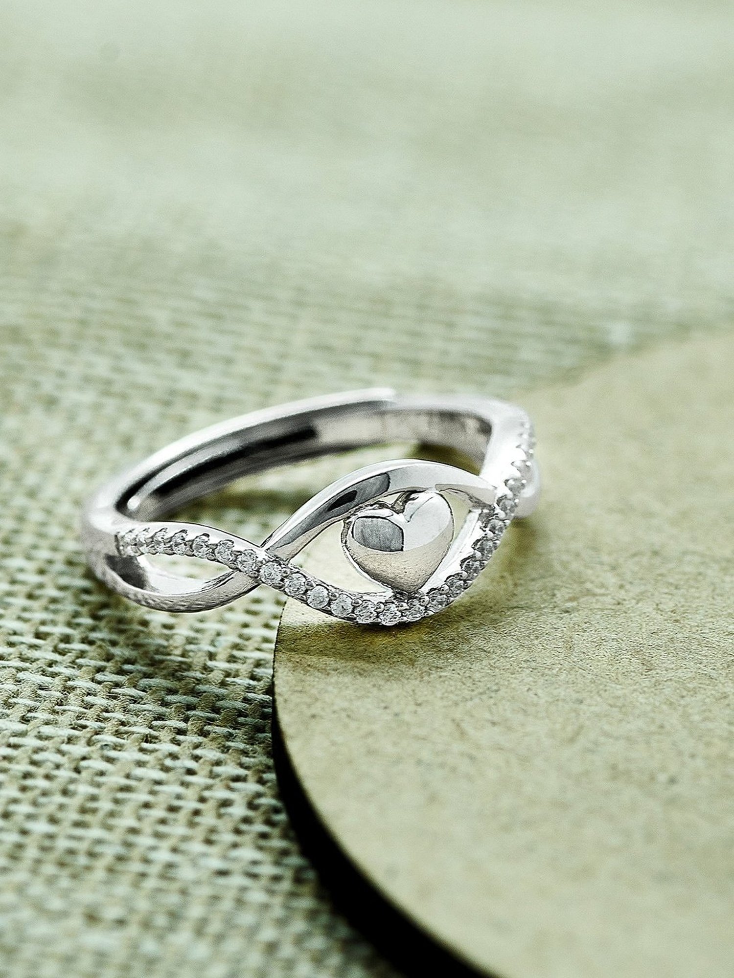 Silberry 92.5 Sterling Silver Love Eye Ring