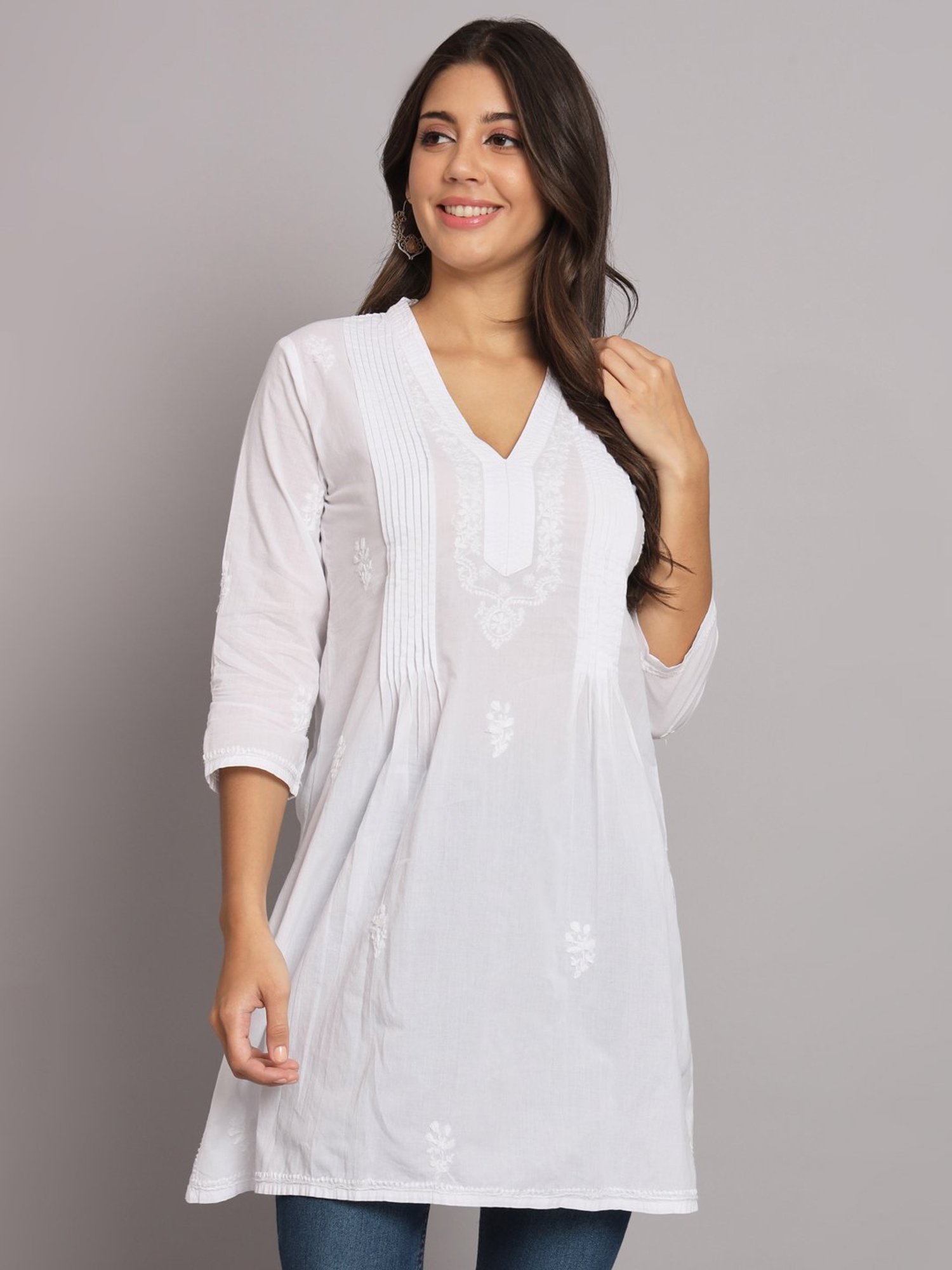 PARAMOUNT CHIKAN White Cotton Lucknowi Chikankari Straight Kurti