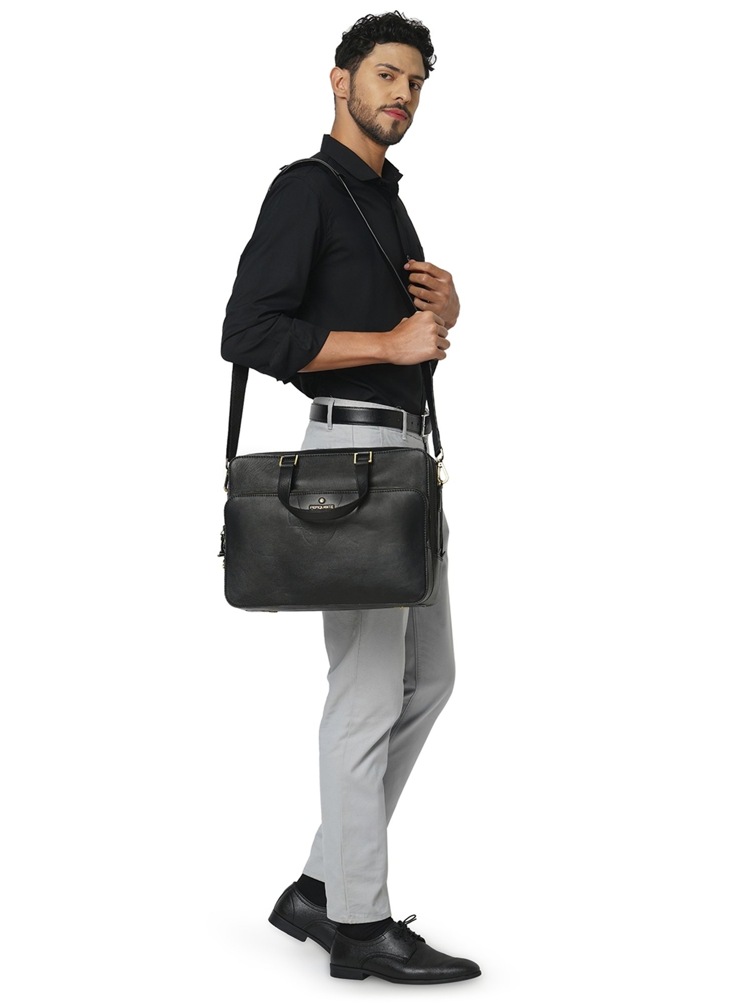 PERQUISITE WARREN Black Leather Medium Messenger Bag