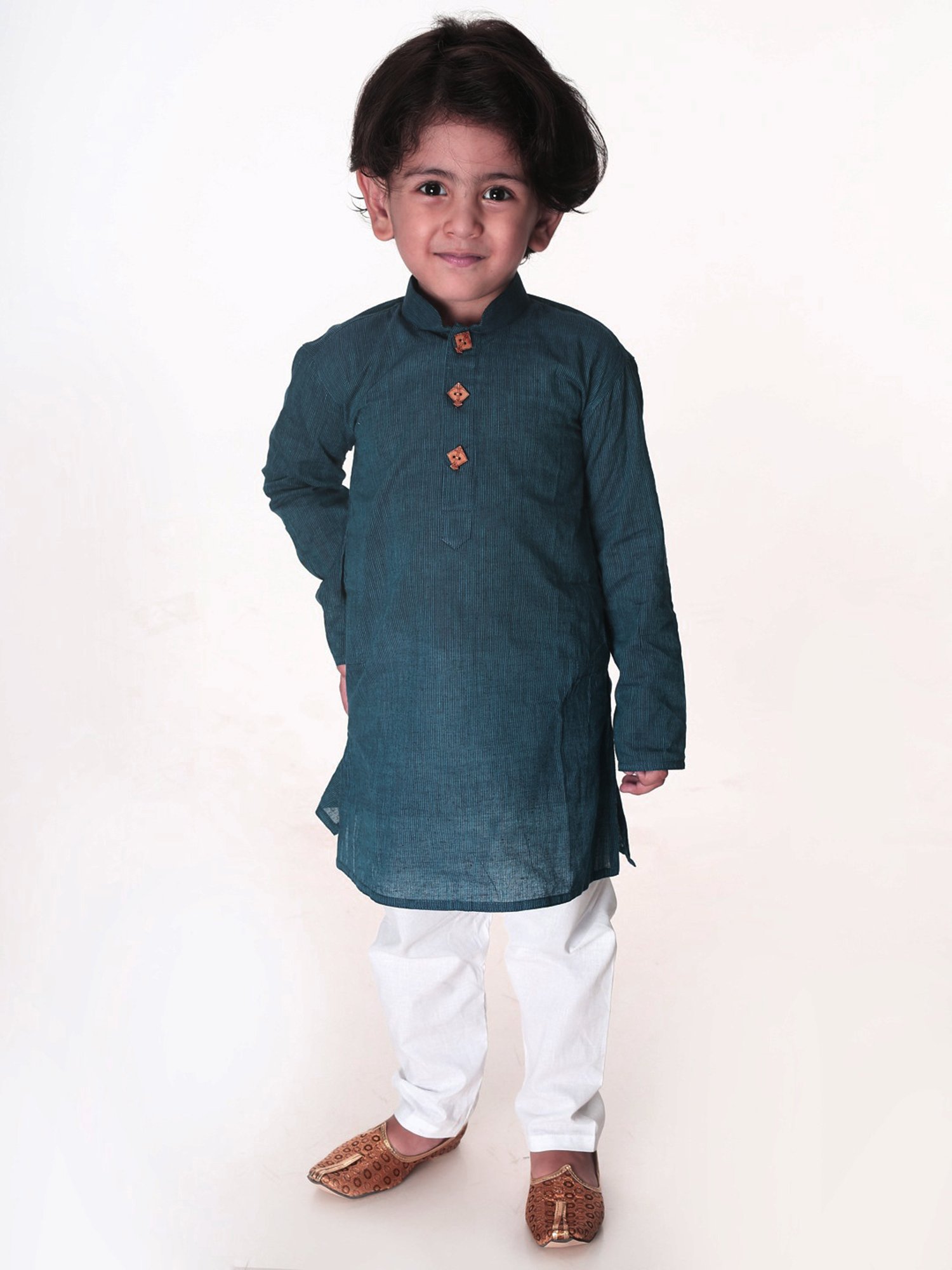 VASTRAMAY SISHU Blue & White Cotton Self Kurta Set