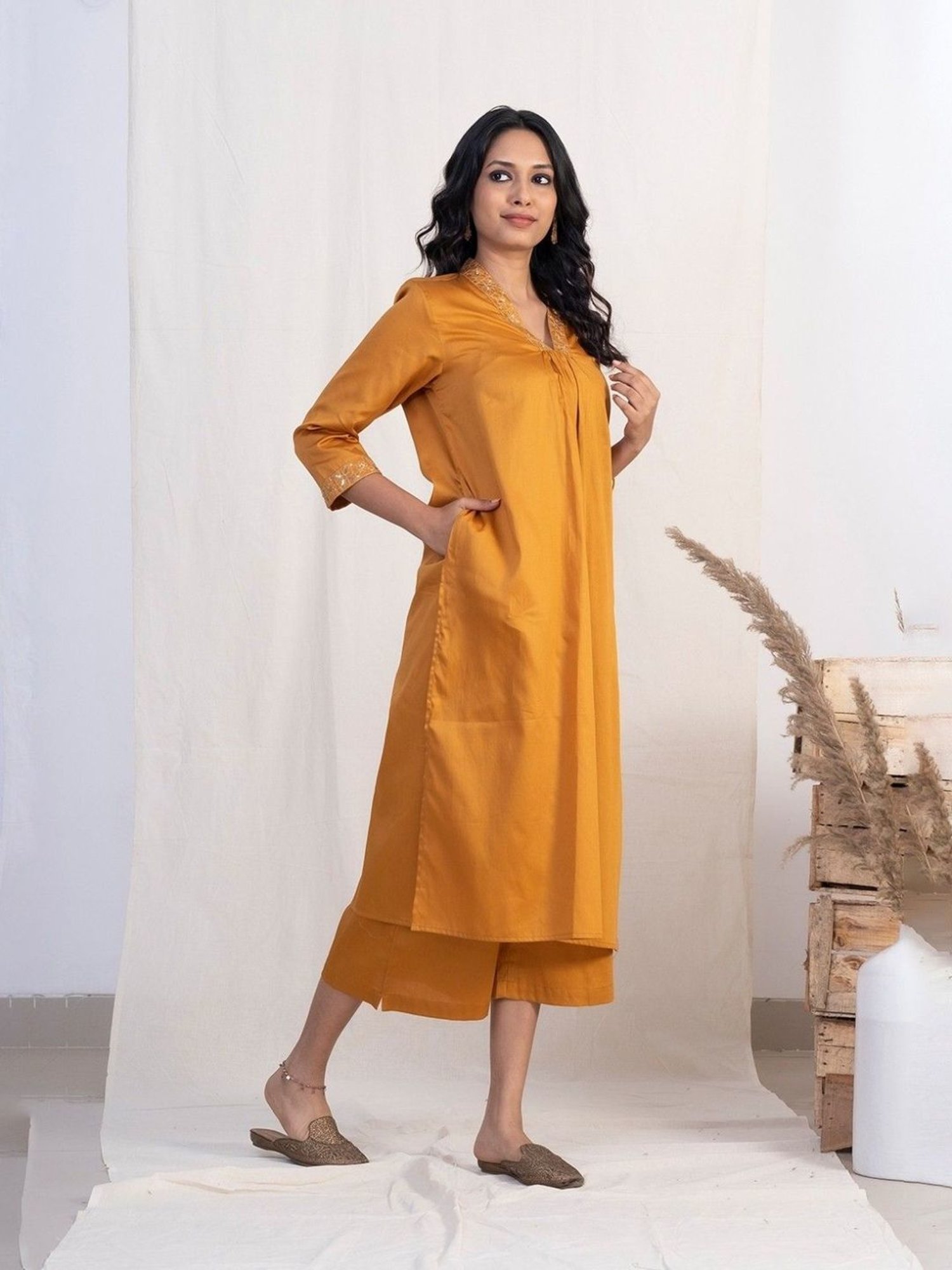 Akiso Jashn Gold V Neck Multiple Pleats Kurta