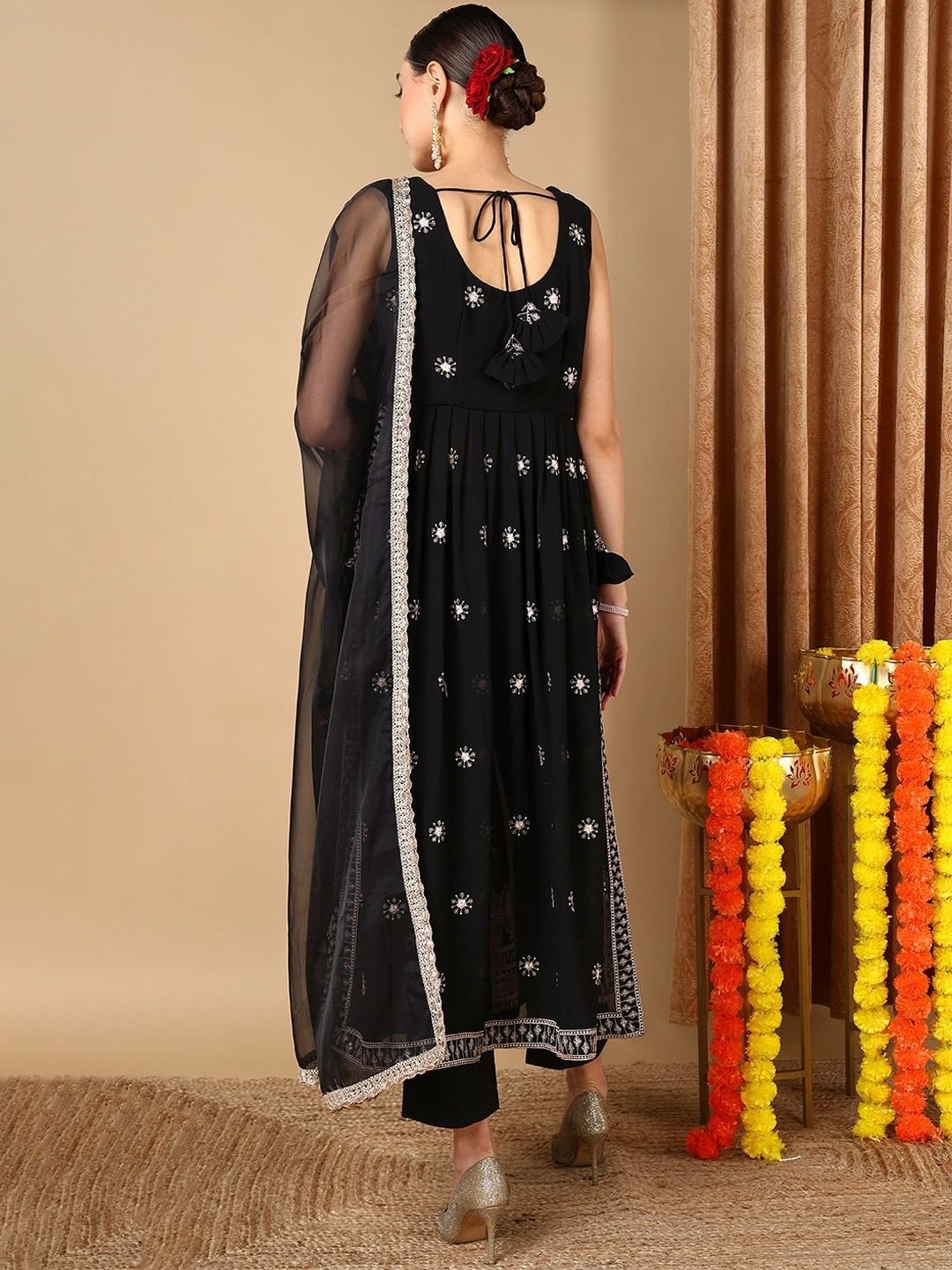 Vaamsi Black Embroidered Kurta Pant Set With Dupatta