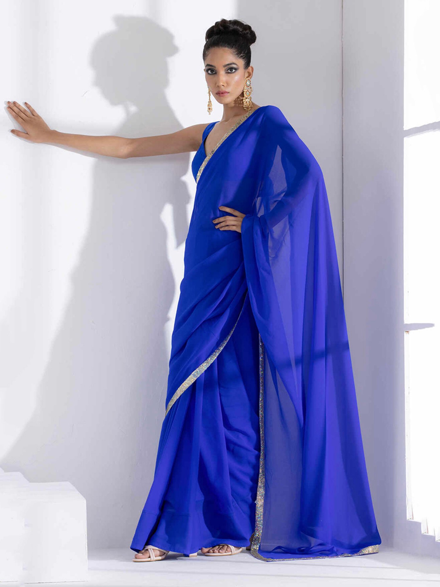 Swtantra Blue Embellished Saree With Blue Posh Unstitched Blouse