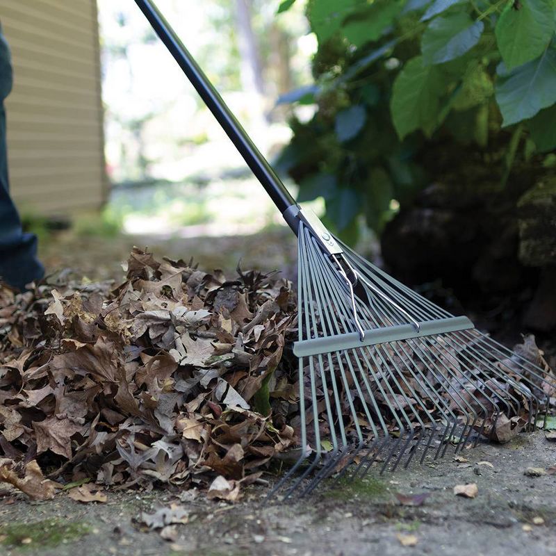 Fiskars Metal Leaf Rake
