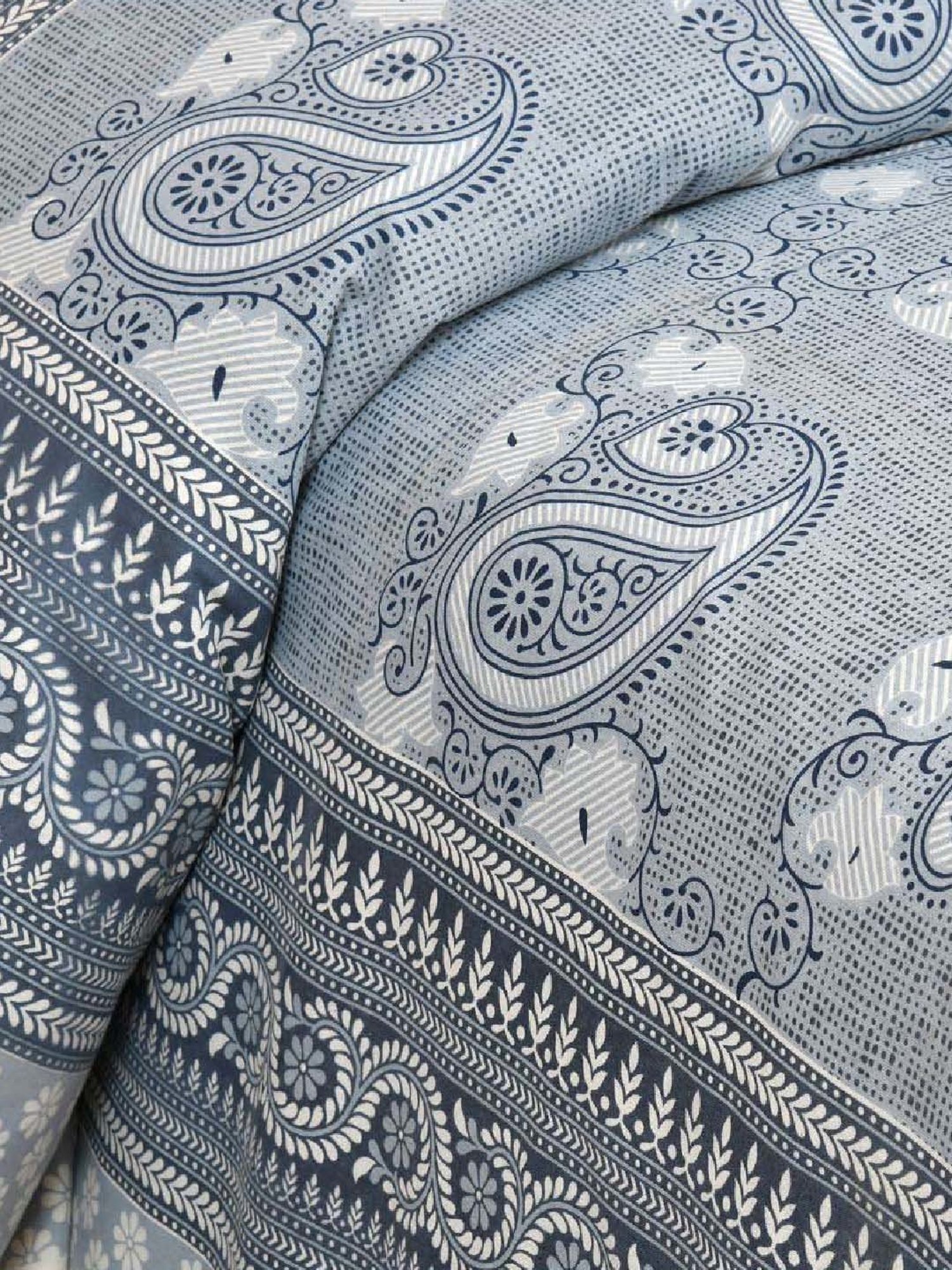 JaipurFabric Grey 180 TC 100% Cotton Paisley Art Double Bedsheet with 2 Pillow Covers
