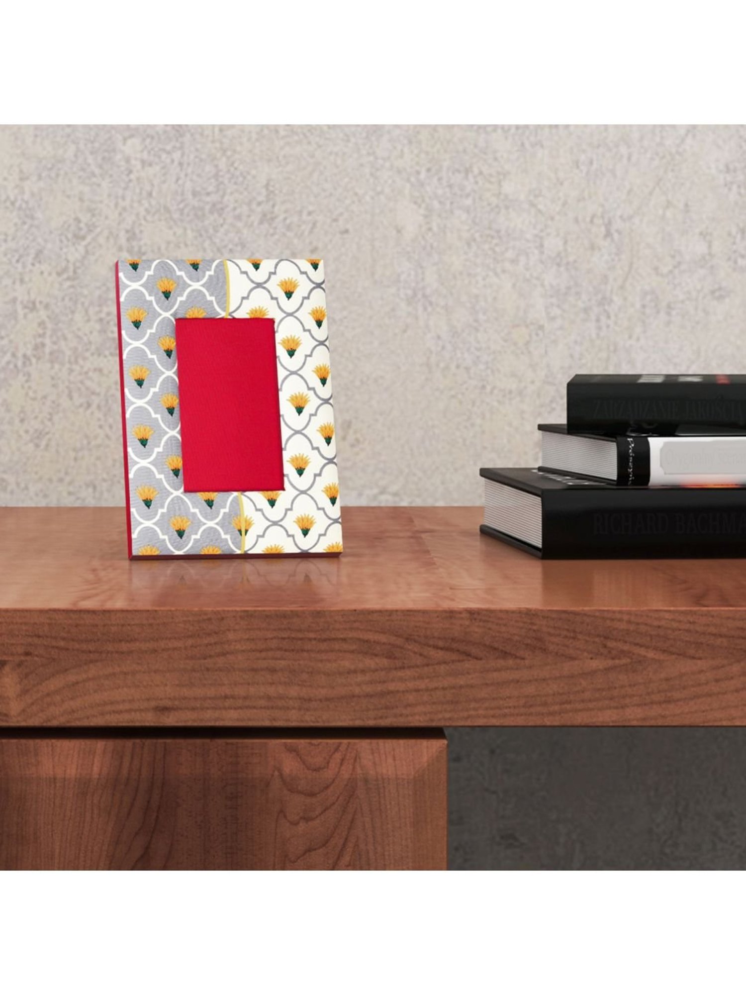 Art Street Gold Engineered Wood Swing Fashion Resin Vintage Photo Frame