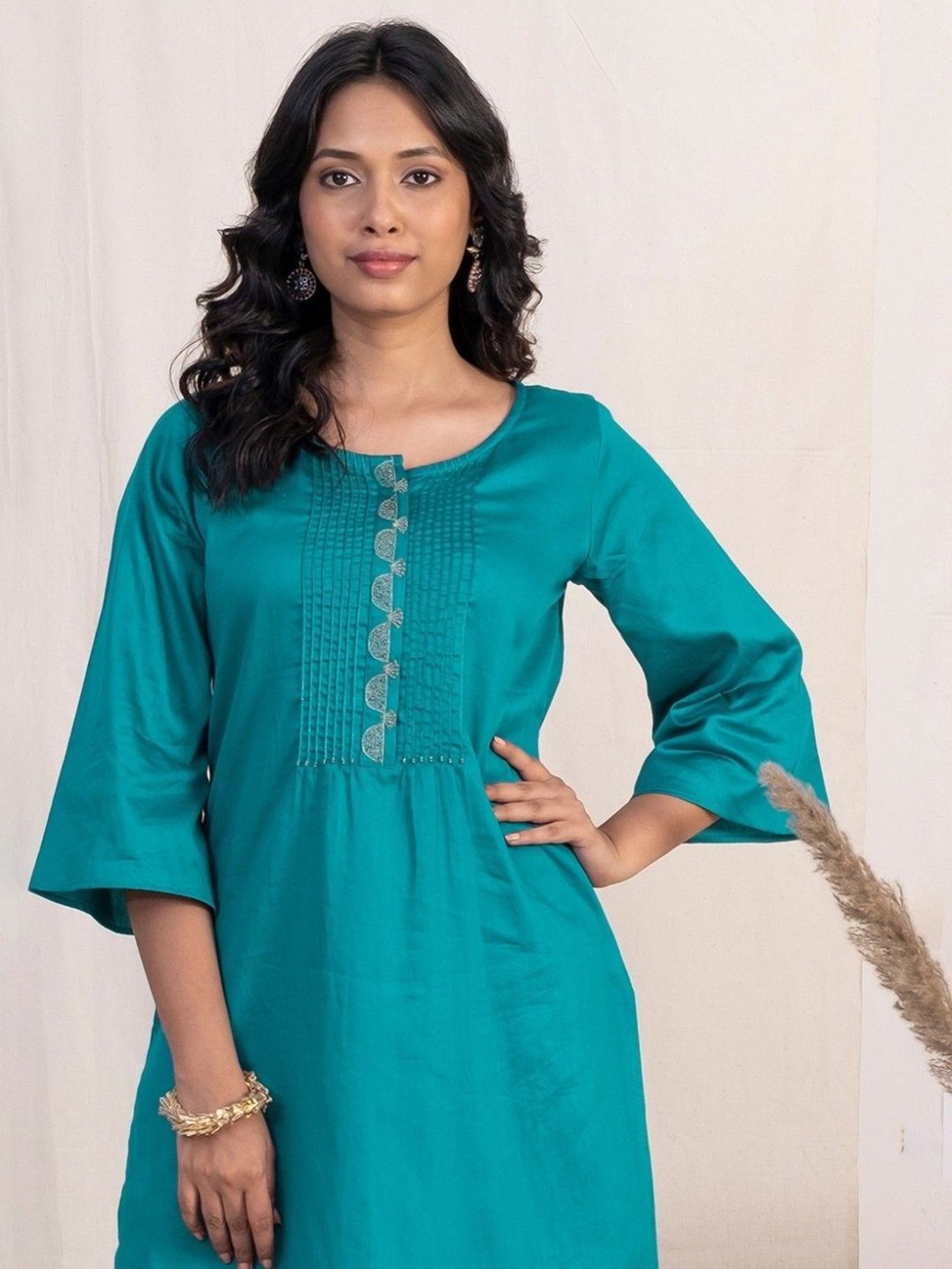 Akiso Jashn Blue Round Neck With Pintucks