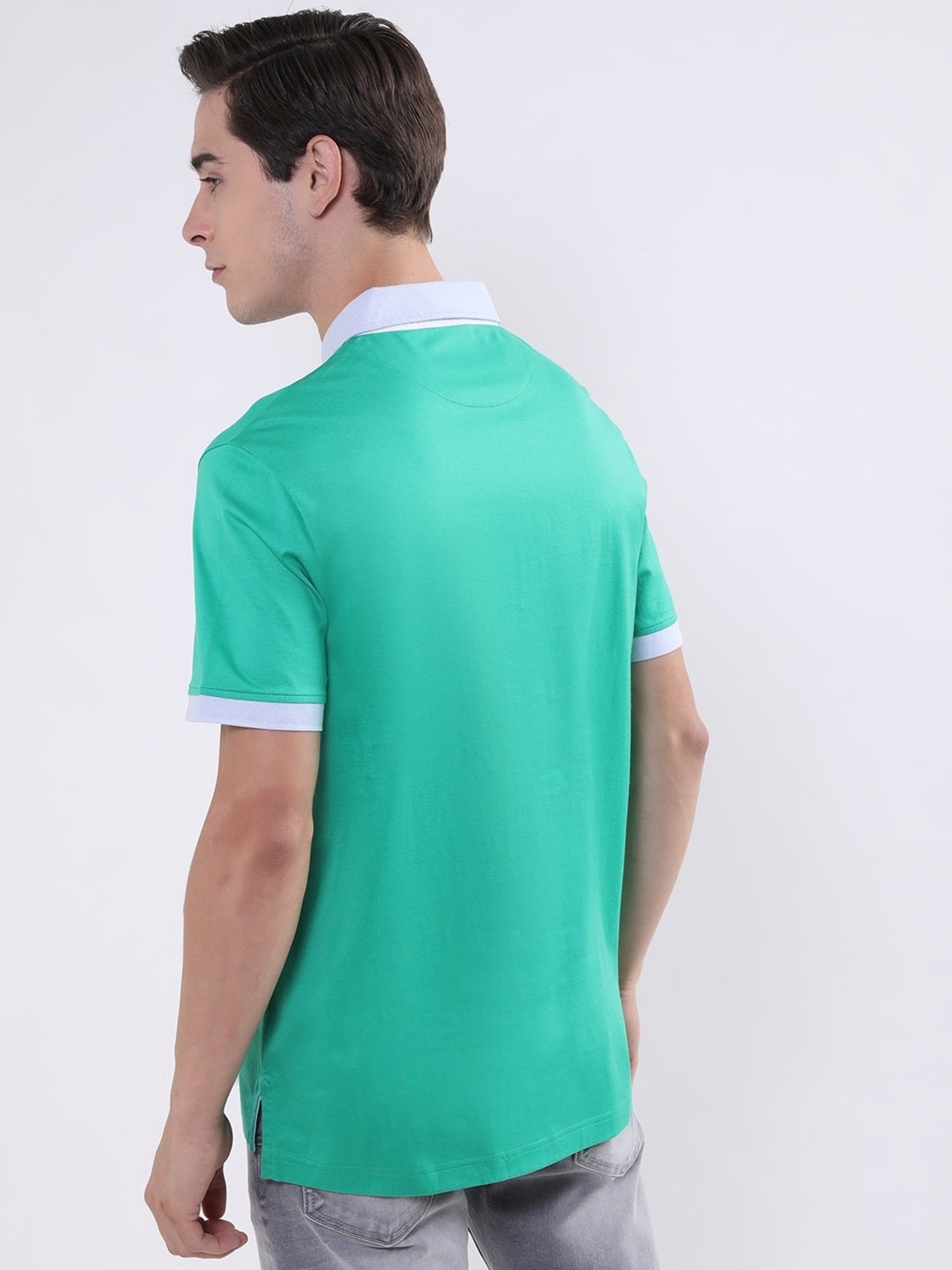 Iconic Men Colourblocked Regular Fit Cotton T-shirt