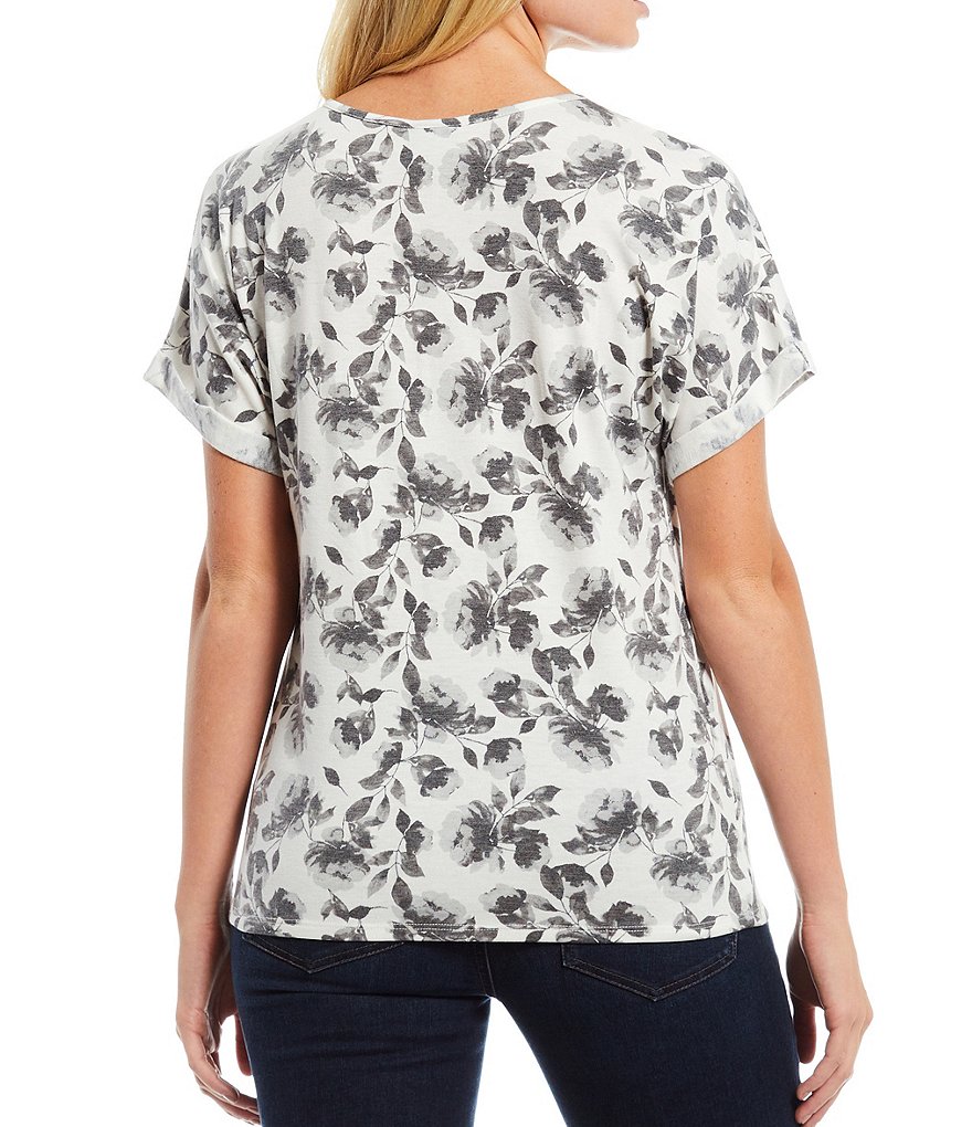 Bobeau Floral Print Cutout V Detail Crew Neck Tee