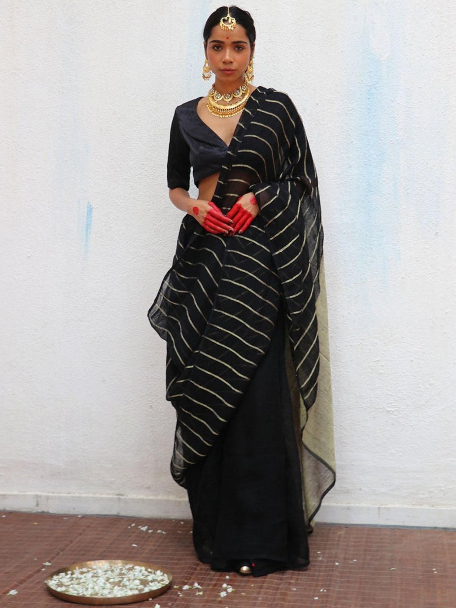 Chidiyaa Black Chandni Raatein Binodini Handwoven Linen Zari Saree