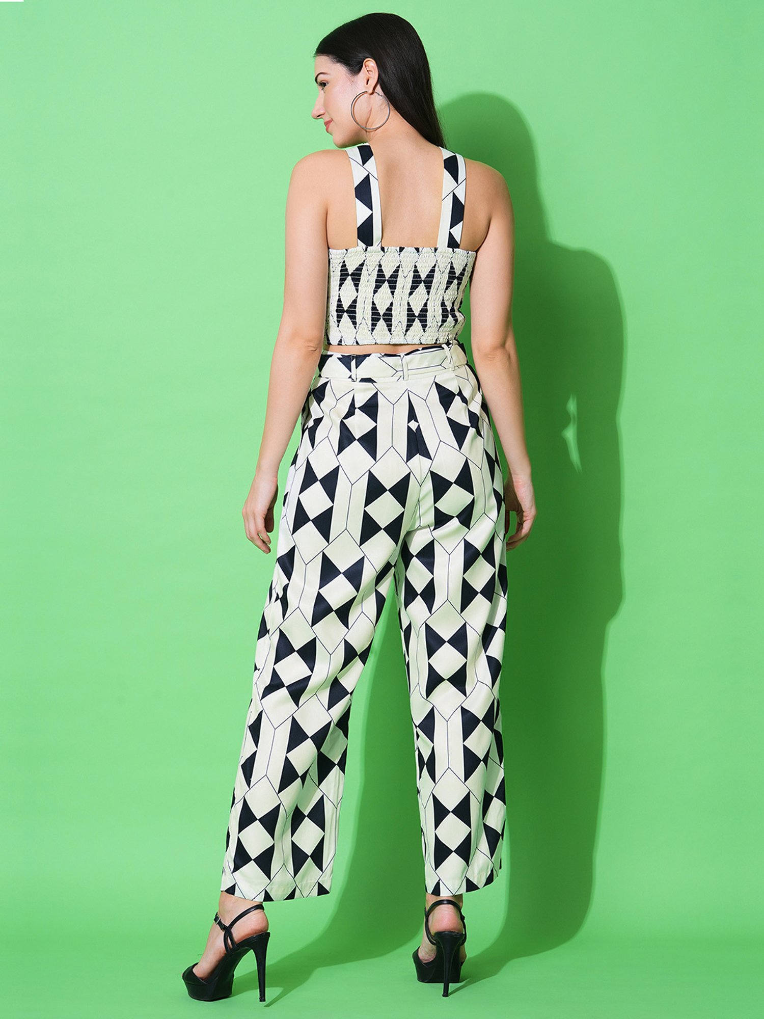 Globus Women Multi White Halter Neck Smocked Geometric Print Top