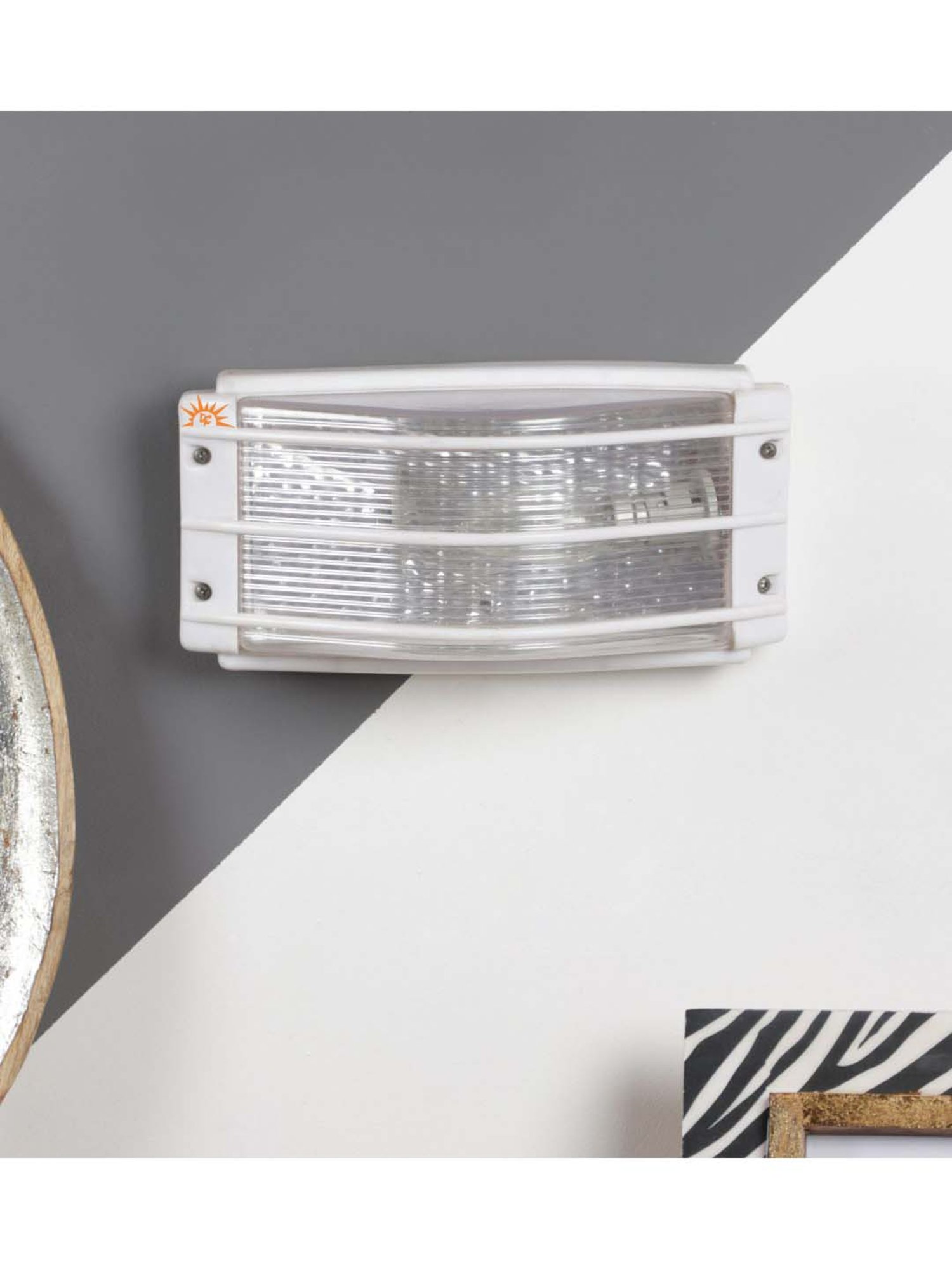 DecorativeRay Transparent Wall Light - Set of 1