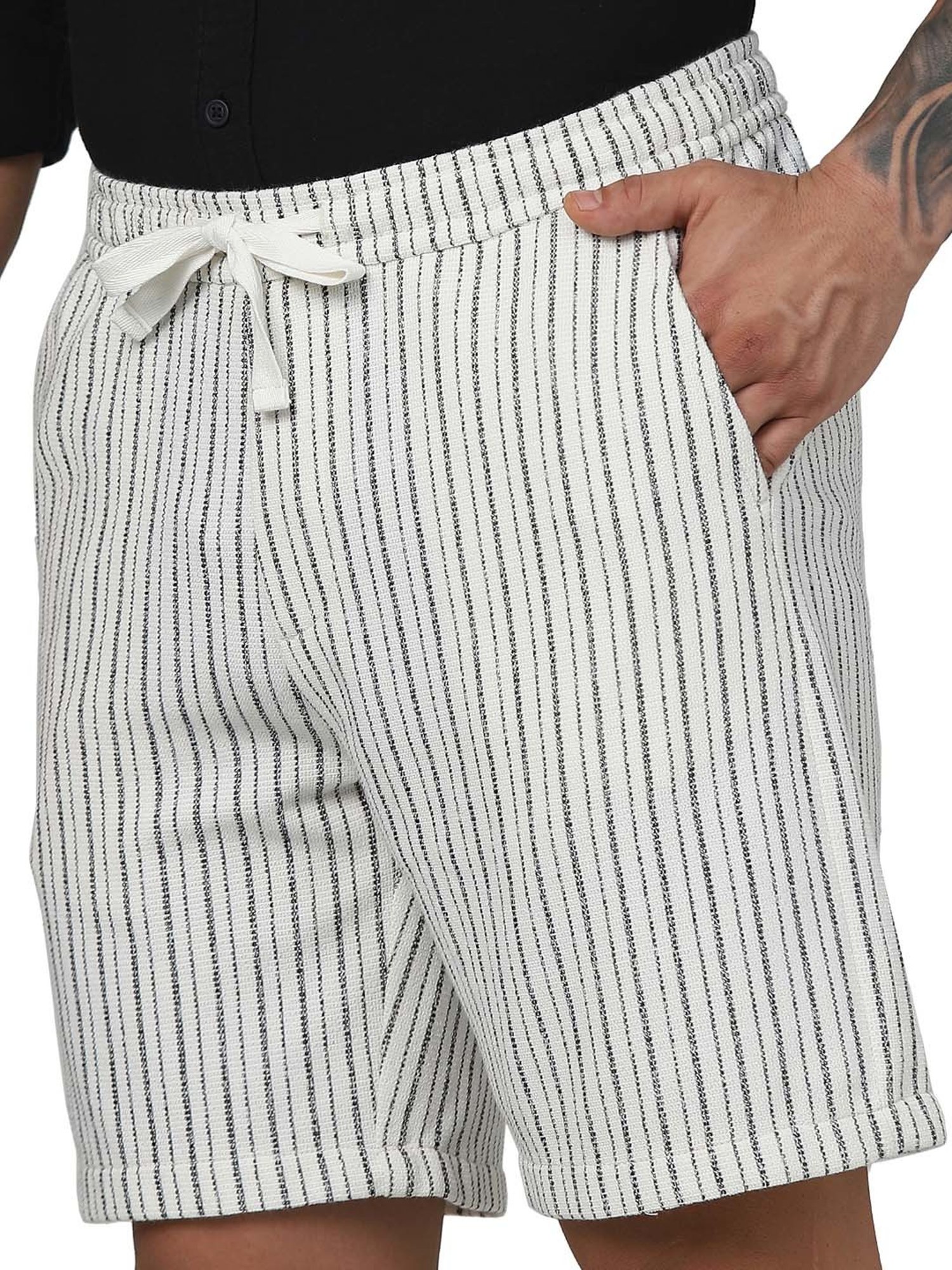 celio* Off White Regular Fit Striped Shorts