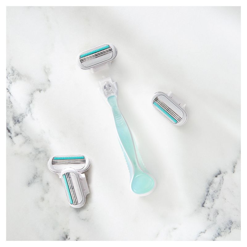 Venus Smooth Sensitive Women's Razor + 4 Razor Blade Refills