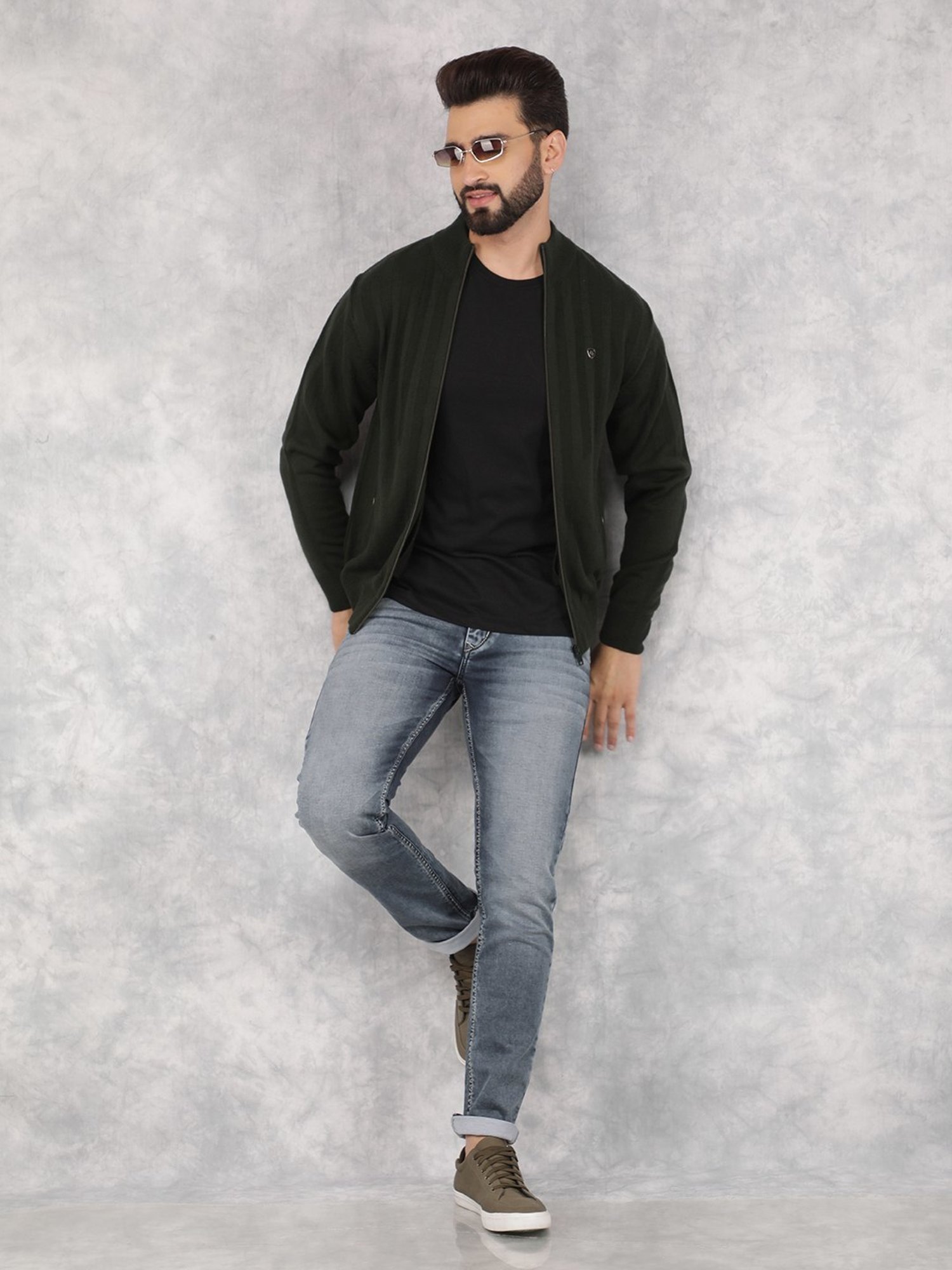 Crimsoune Club Green Slim Fit Striped Cardigans