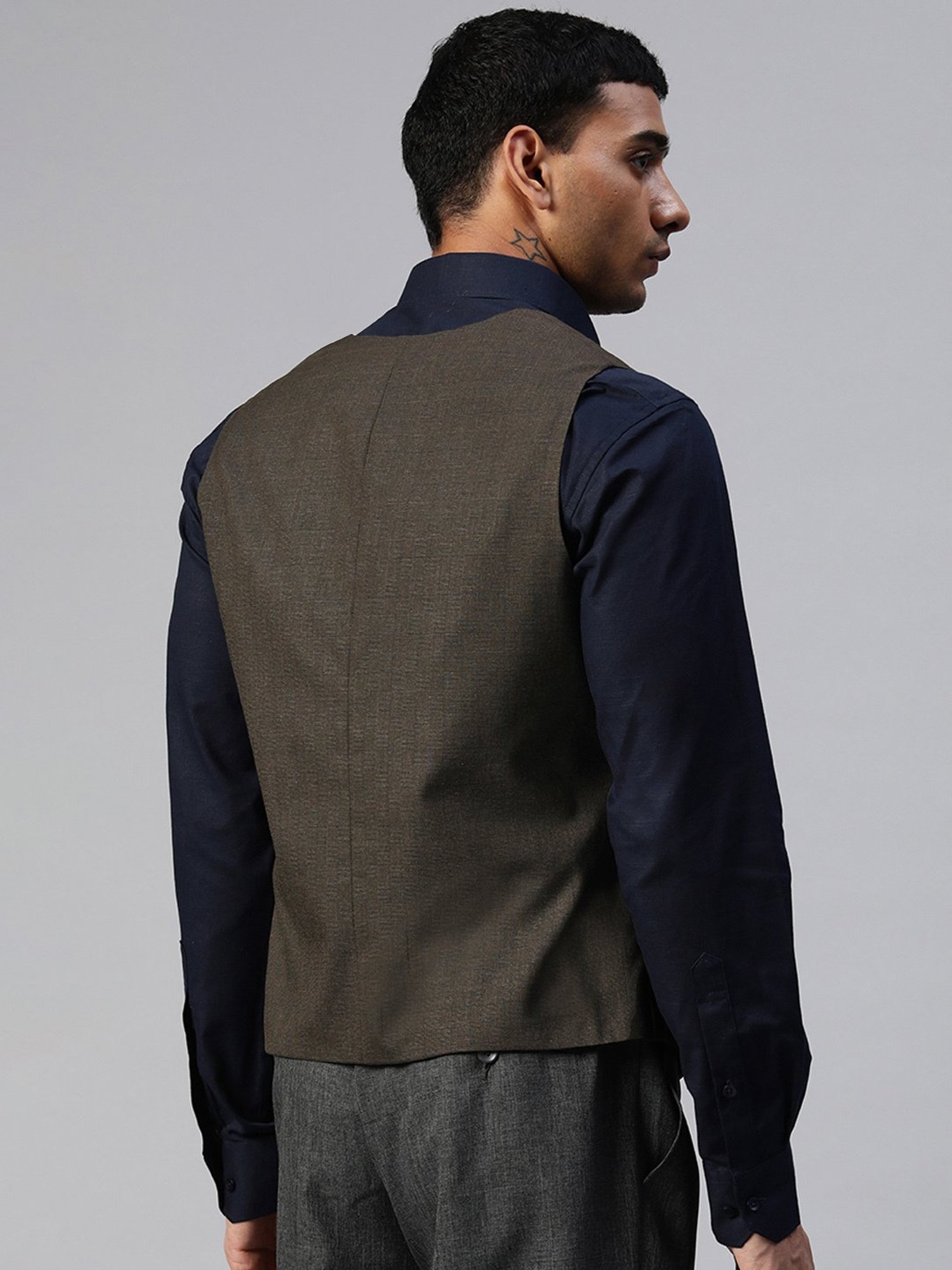 ManQ Dark Brown Sleeveless Scoop Neck Waistcoat