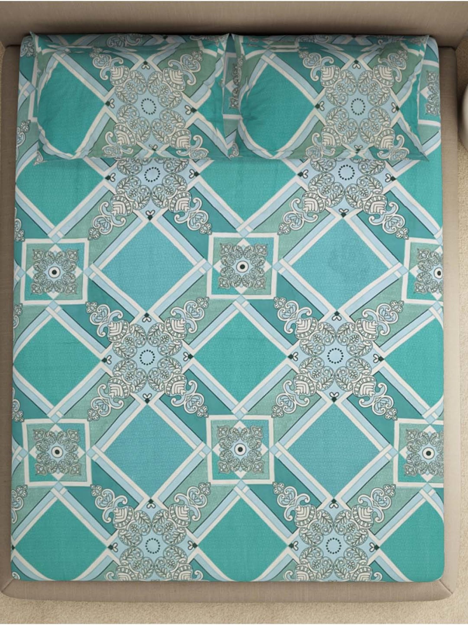 Welspun Bliss Light Green Microfibre 120 TC Double Bedsheet with 2 Pillow Covers