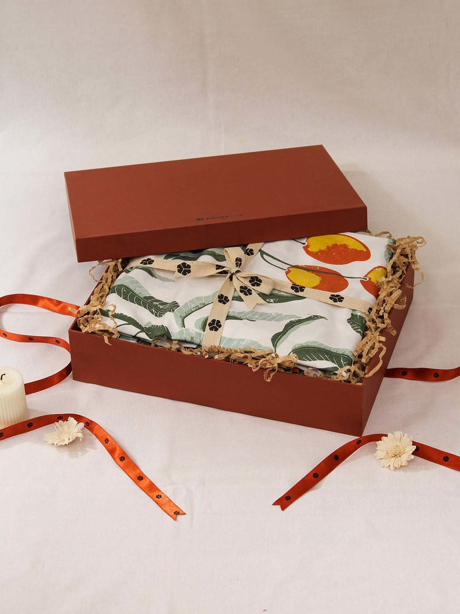 House This Amra Rust & Green 150 TC Cotton Double Bedsheet With 2 Pillow Covers & Gift Box