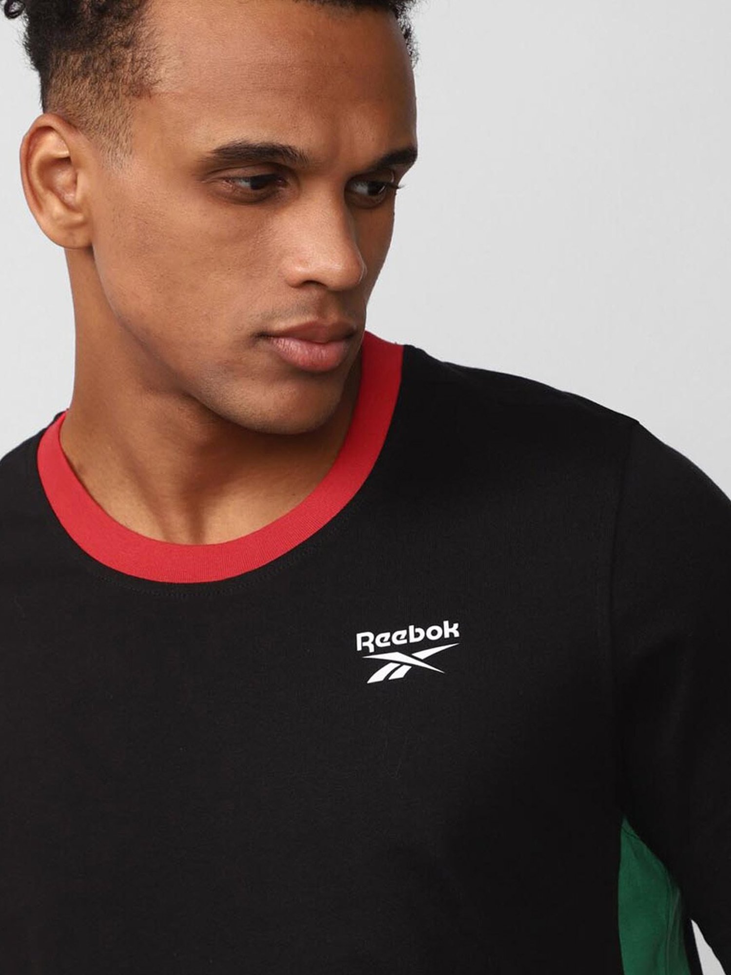 Reebok Black Cotton Slim Fit Printed T-Shirt