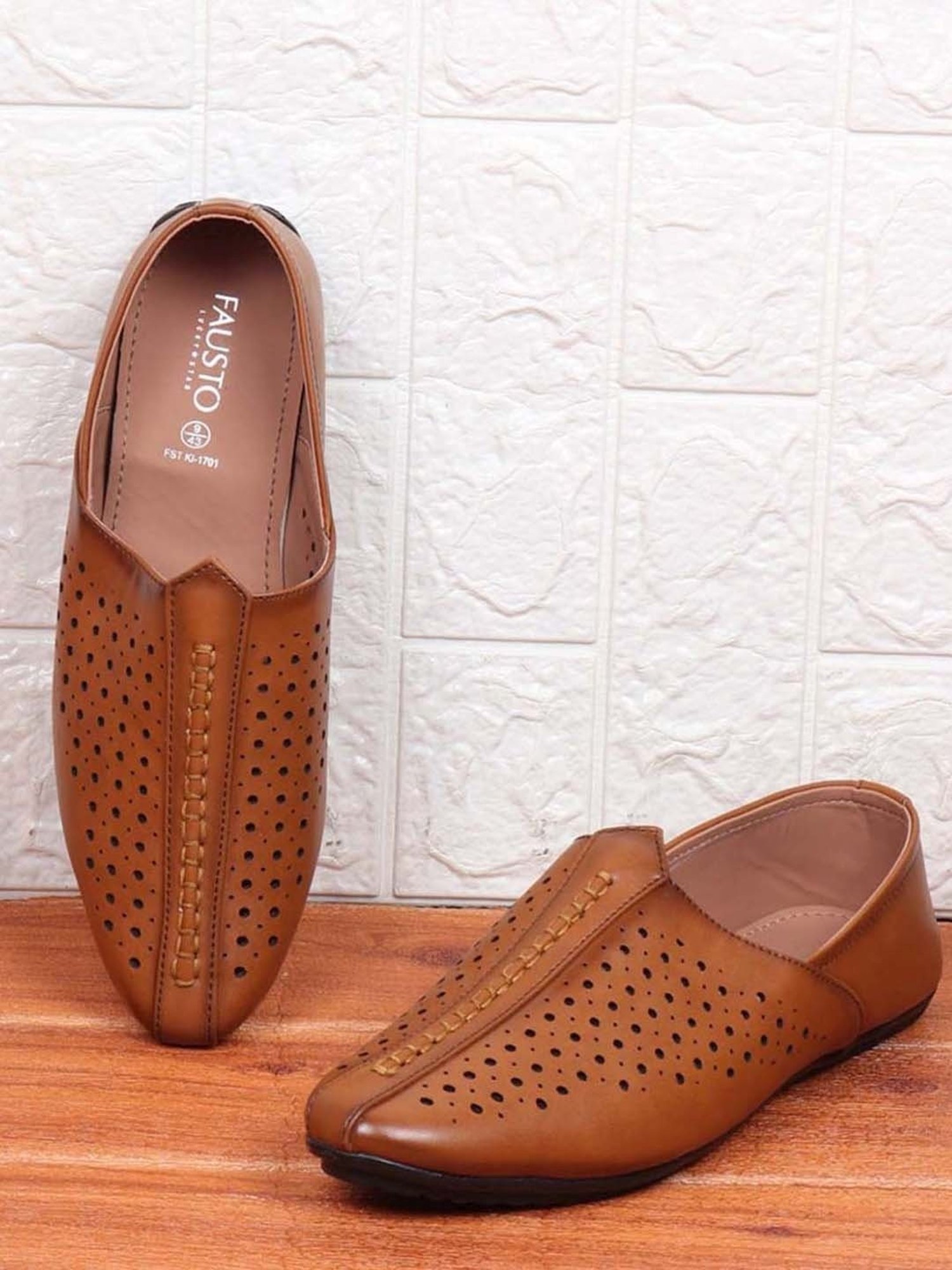 Fausto Men's Tan Ethnic Juttis