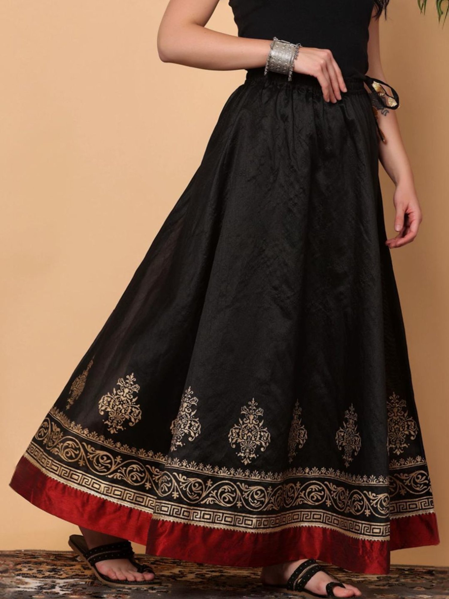 Kaanchie Nanggia Black Silk Printed Skirt