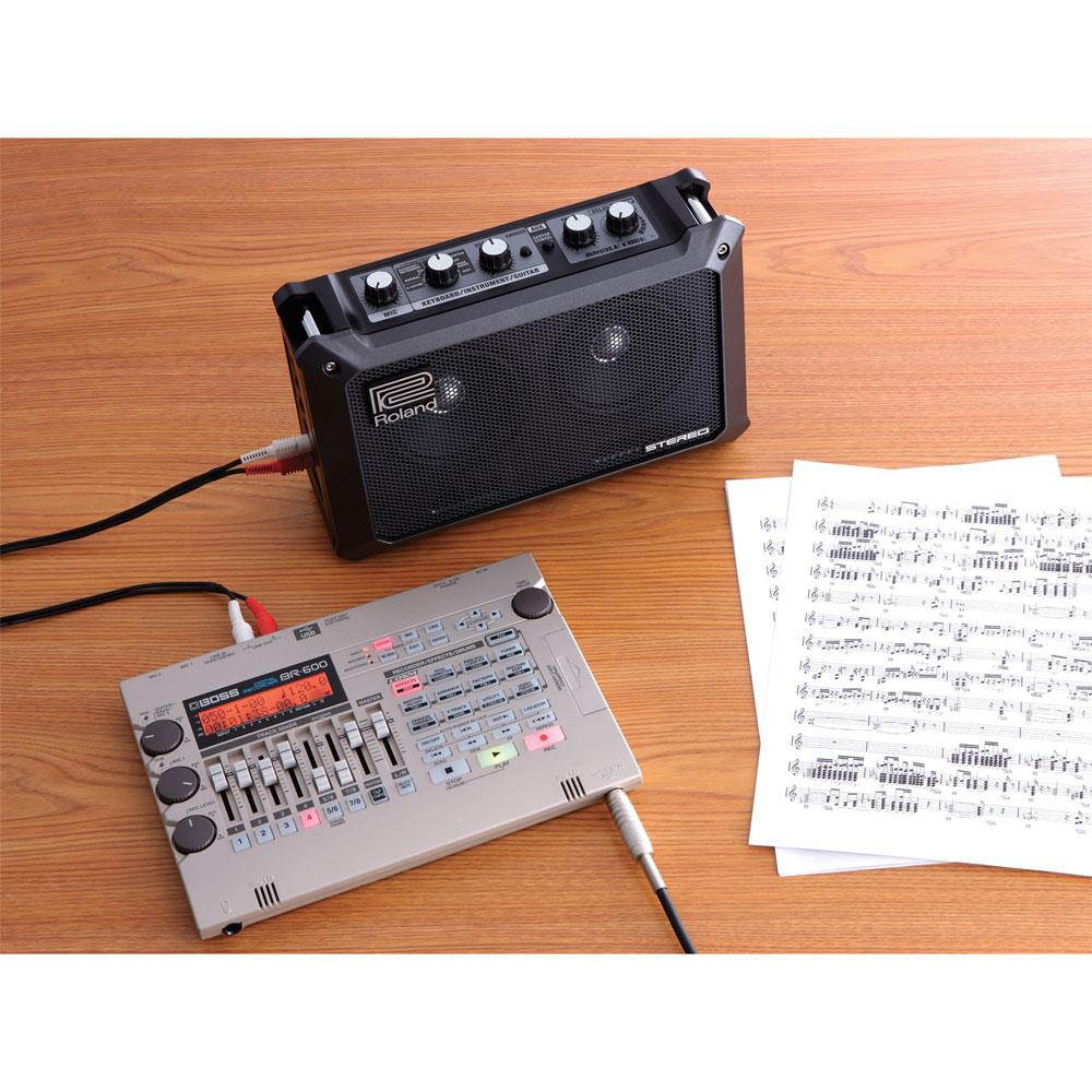 roland mobile cube batterypowered stereo amplifier