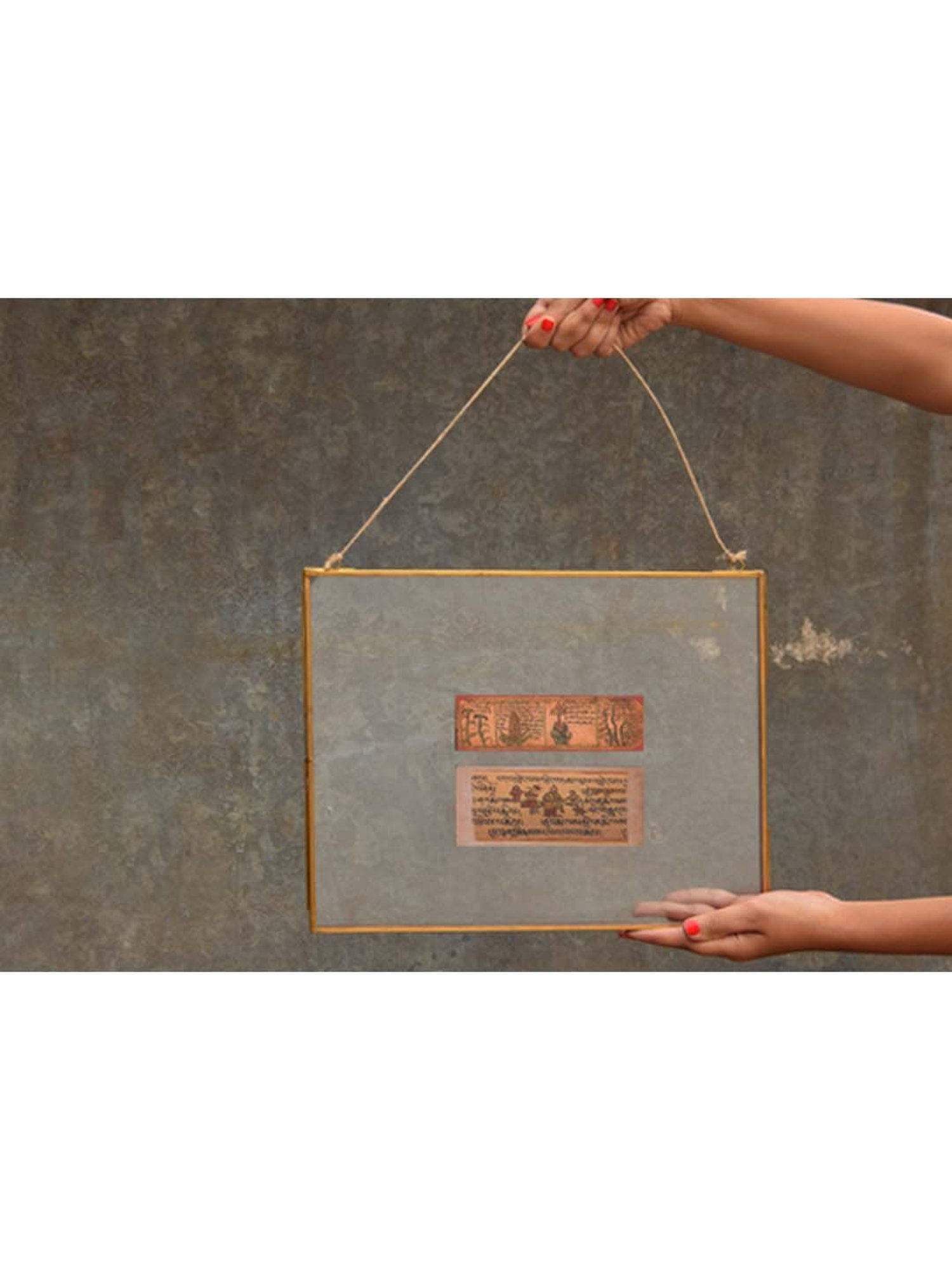 Art Street Gold Engineered Wood Swing Fashion Resin Vintage Photo Frame