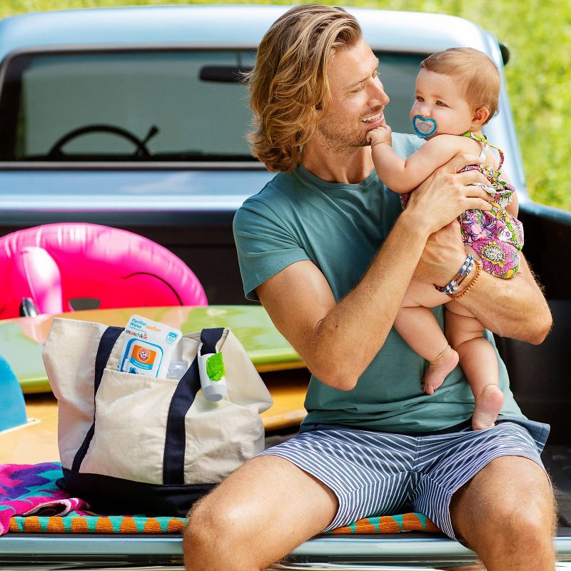 Munchkin Arm & Hammer Diaper Bag Dispenser & Bags - Colors May Vary