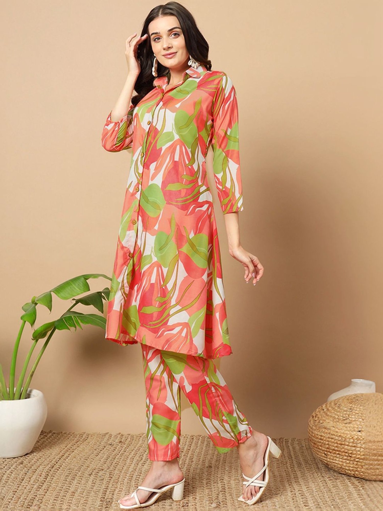 Skylee Multicolored Printed Kurta Pant Set