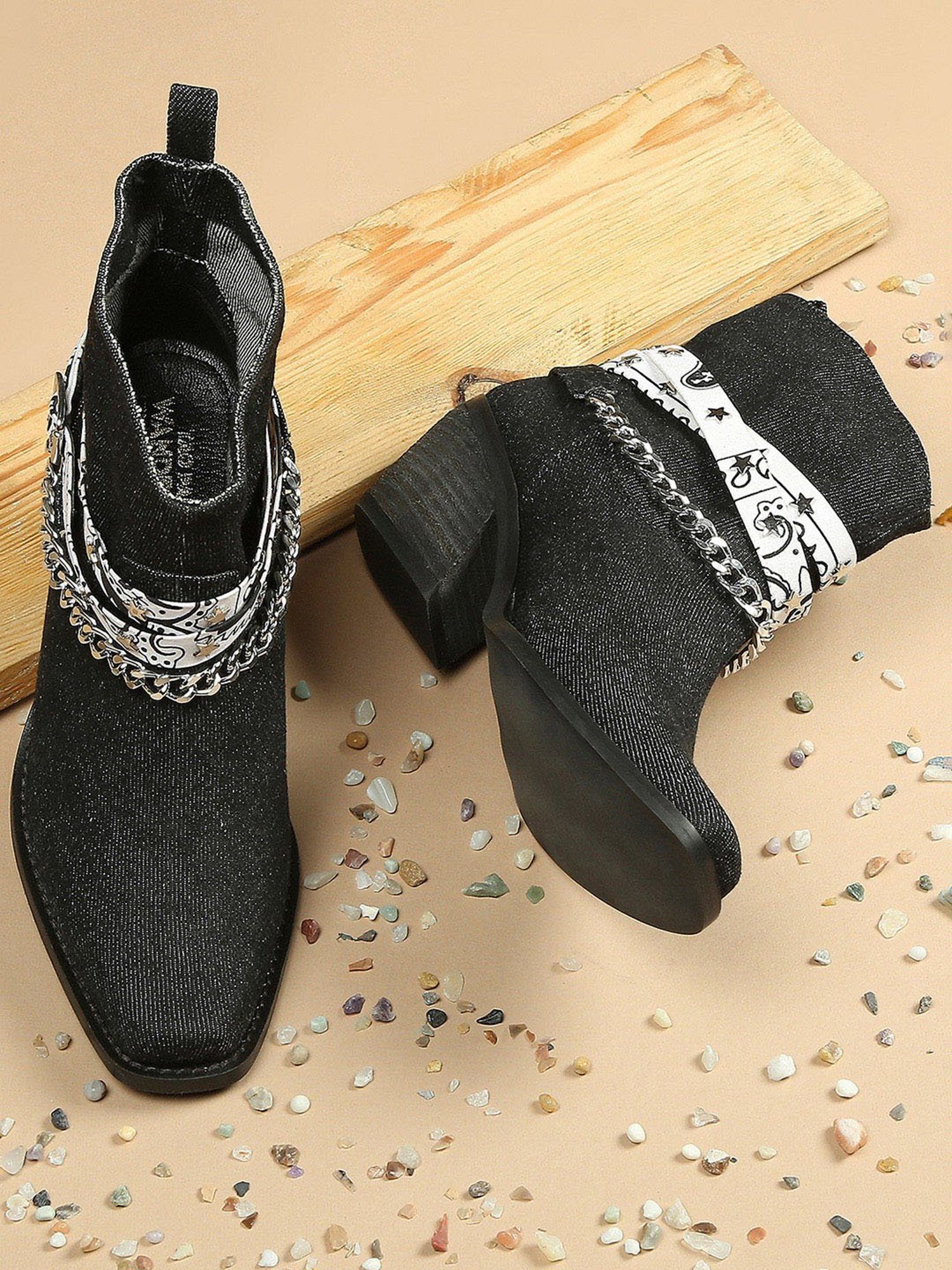 Tao Paris Women's Budapest Black Casual Booties