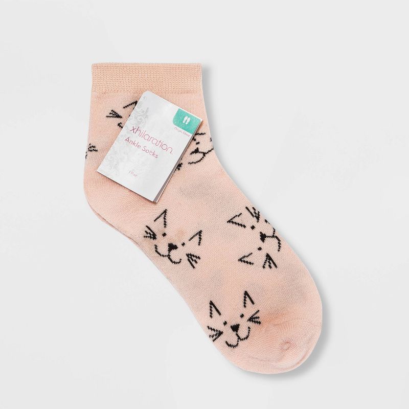 Women's Cat Faces Ankle Socks - Xhilaration™ Peach 4-10