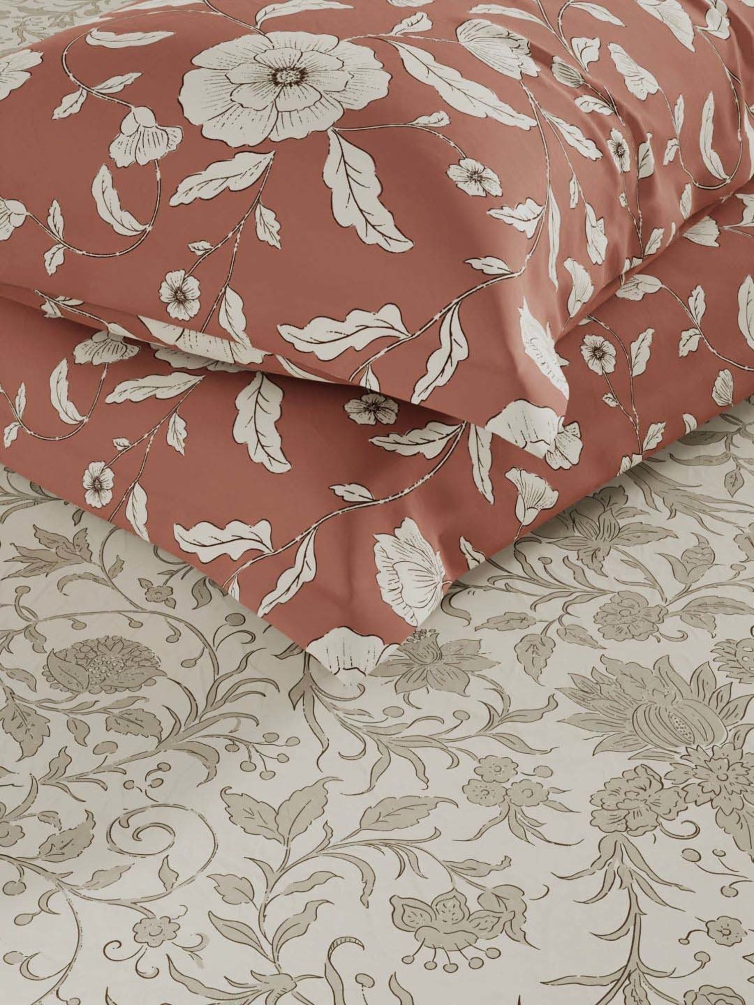 Bianca Magnolia Beige & Brown 152 TC Micro Fabric Double Bedsheet with 2 Pillow Covers