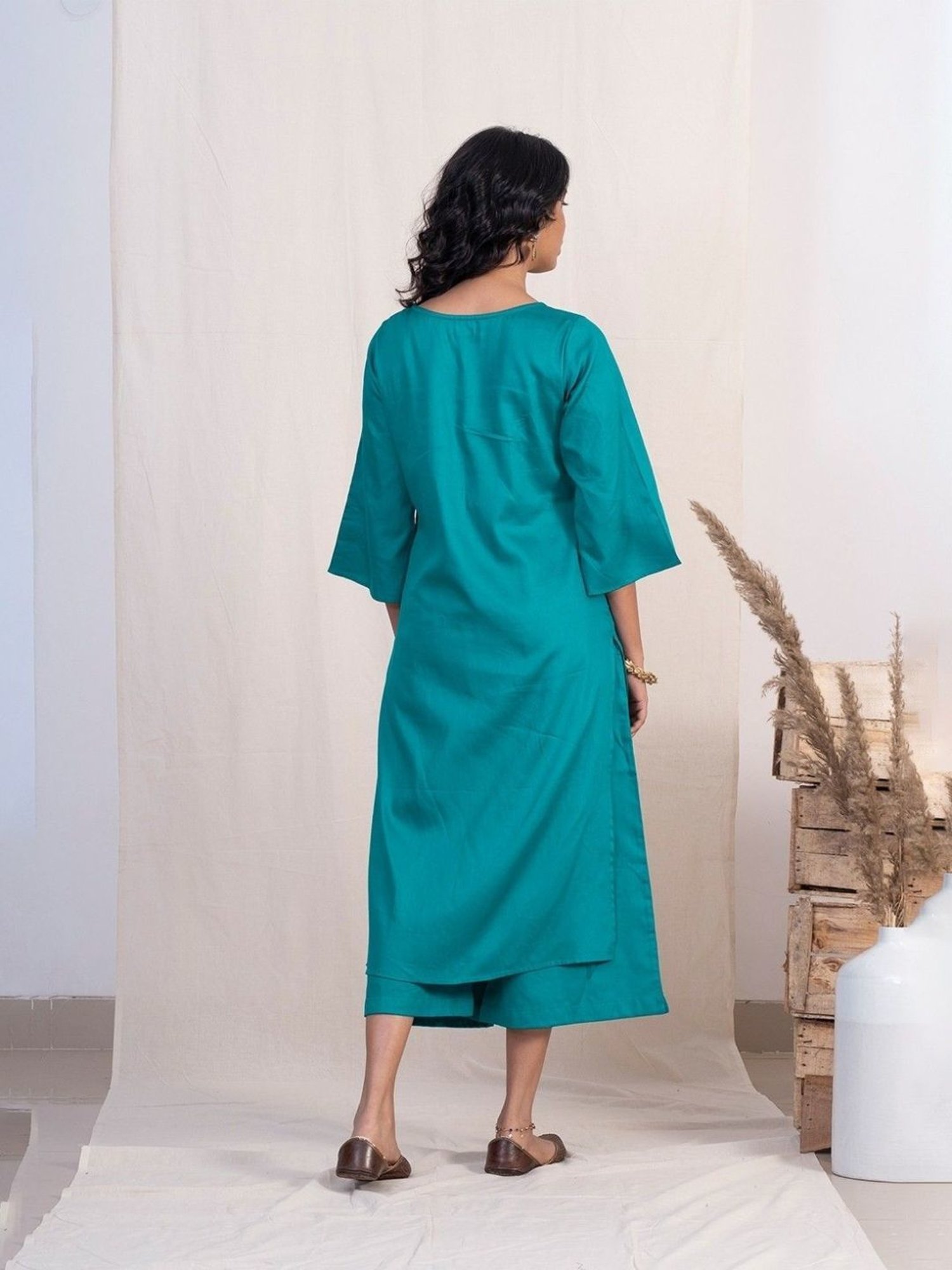 Akiso Jashn Blue Round Neck With Pintucks Set With Plazzo