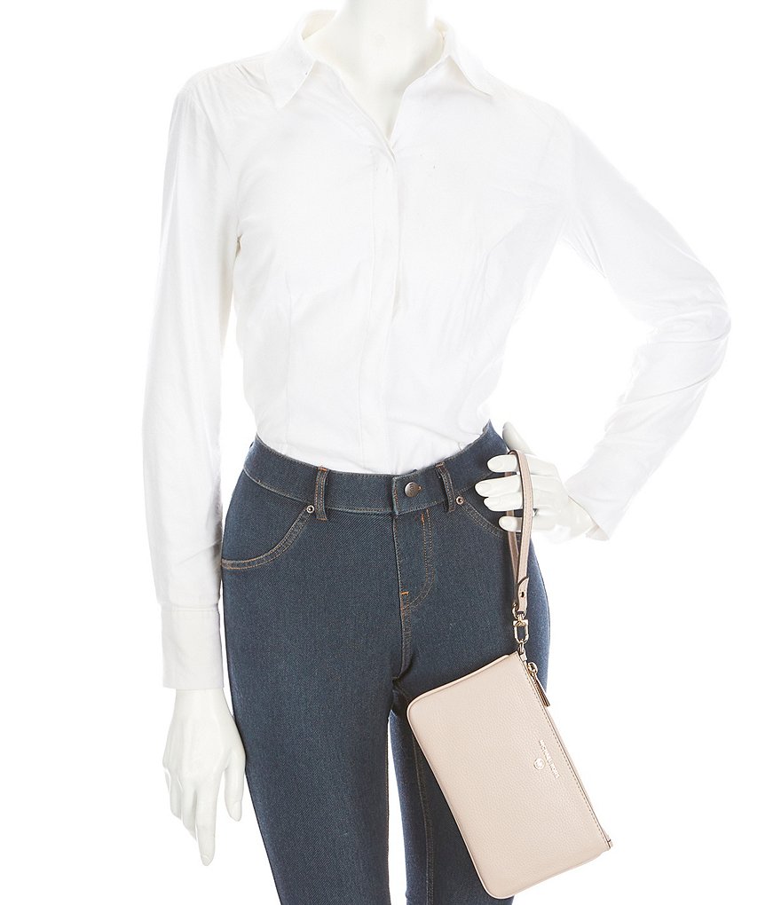 Michael Kors Jet Set Charm Medium Top Zip Wristlet